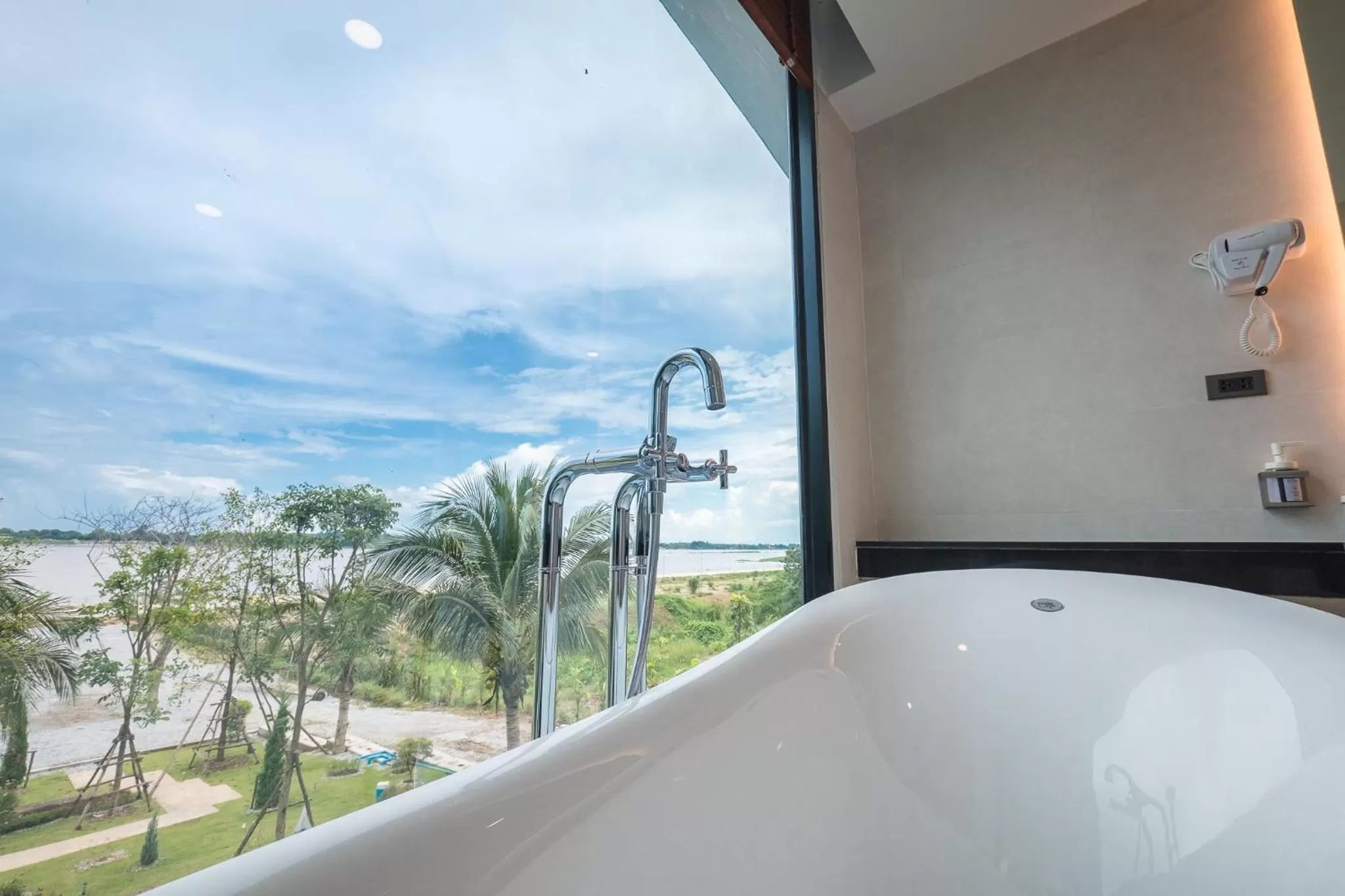 Bathroom in Siri regent Hotel