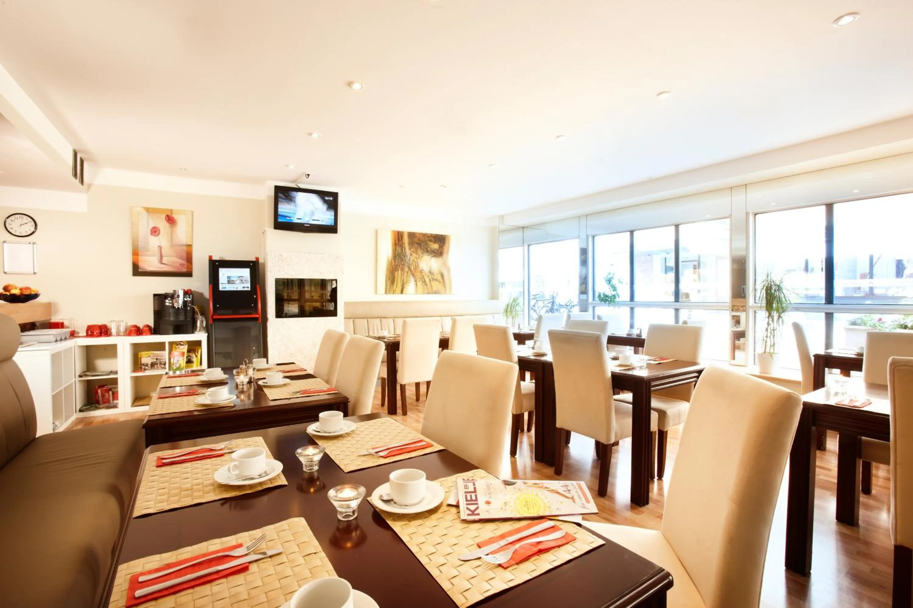 Restaurant/places to eat in Hotel am Kieler Schloss by Première Classe