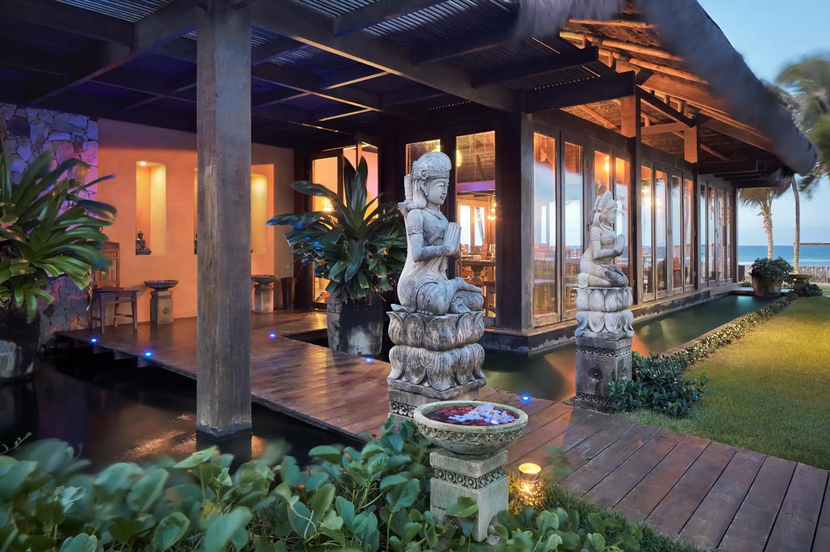 Restaurant/places to eat in Zorah Beach Hotel