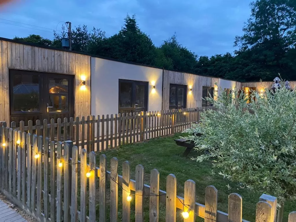 Property Building in Shenstone Lodge