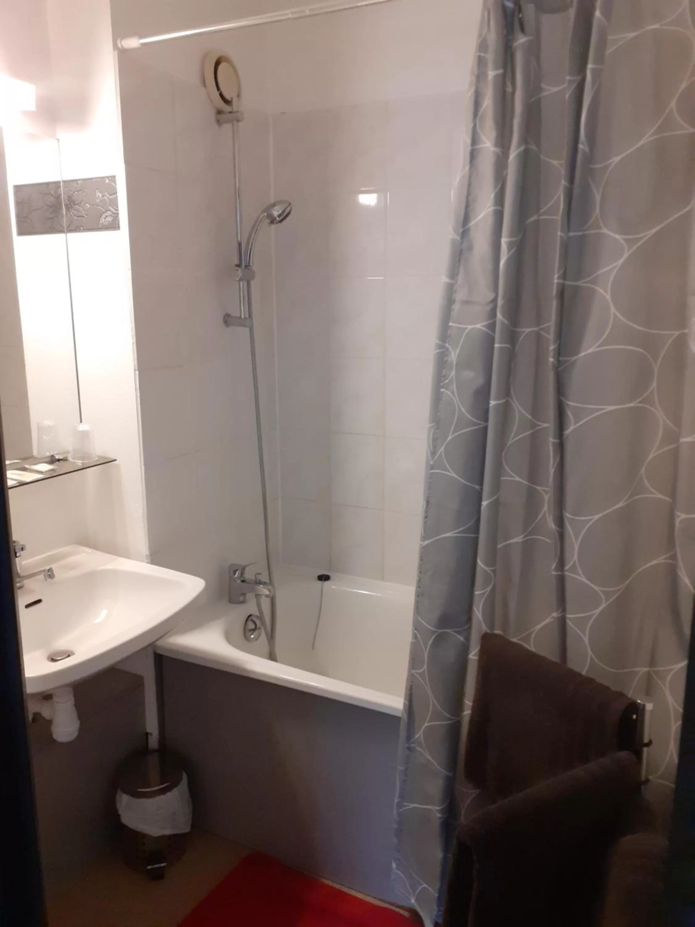 Bathroom in Hotel Restaurant La Cuis'in