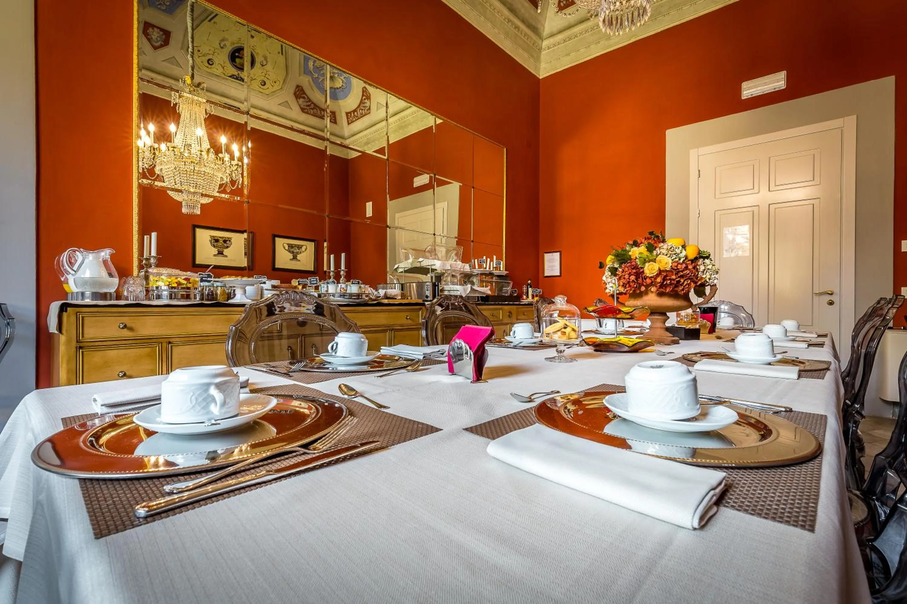 Buffet breakfast in Palazzo Ridolfi - Residenza d'Epoca