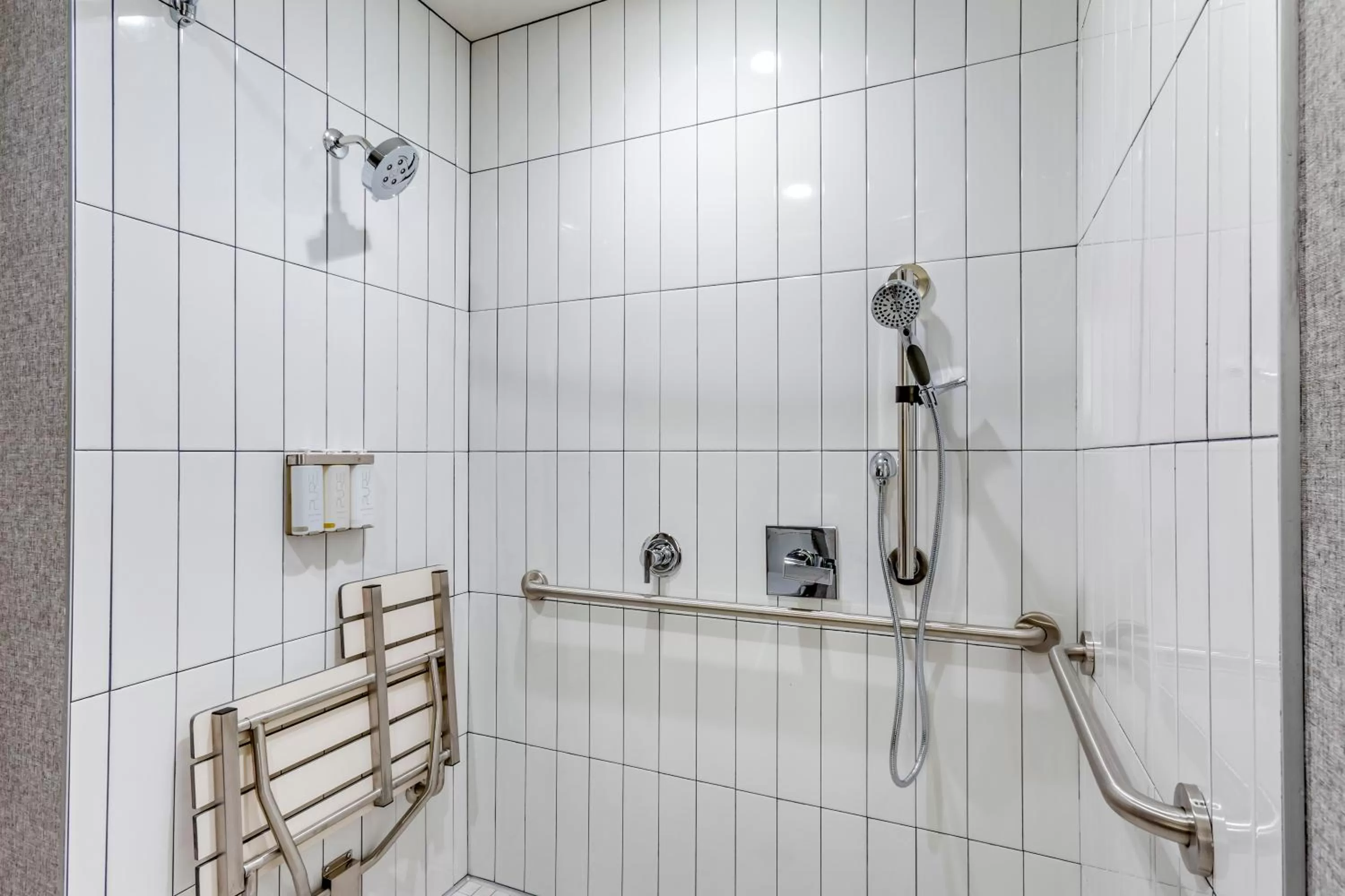 Shower in Cambria Hotel Sonoma Wine Country