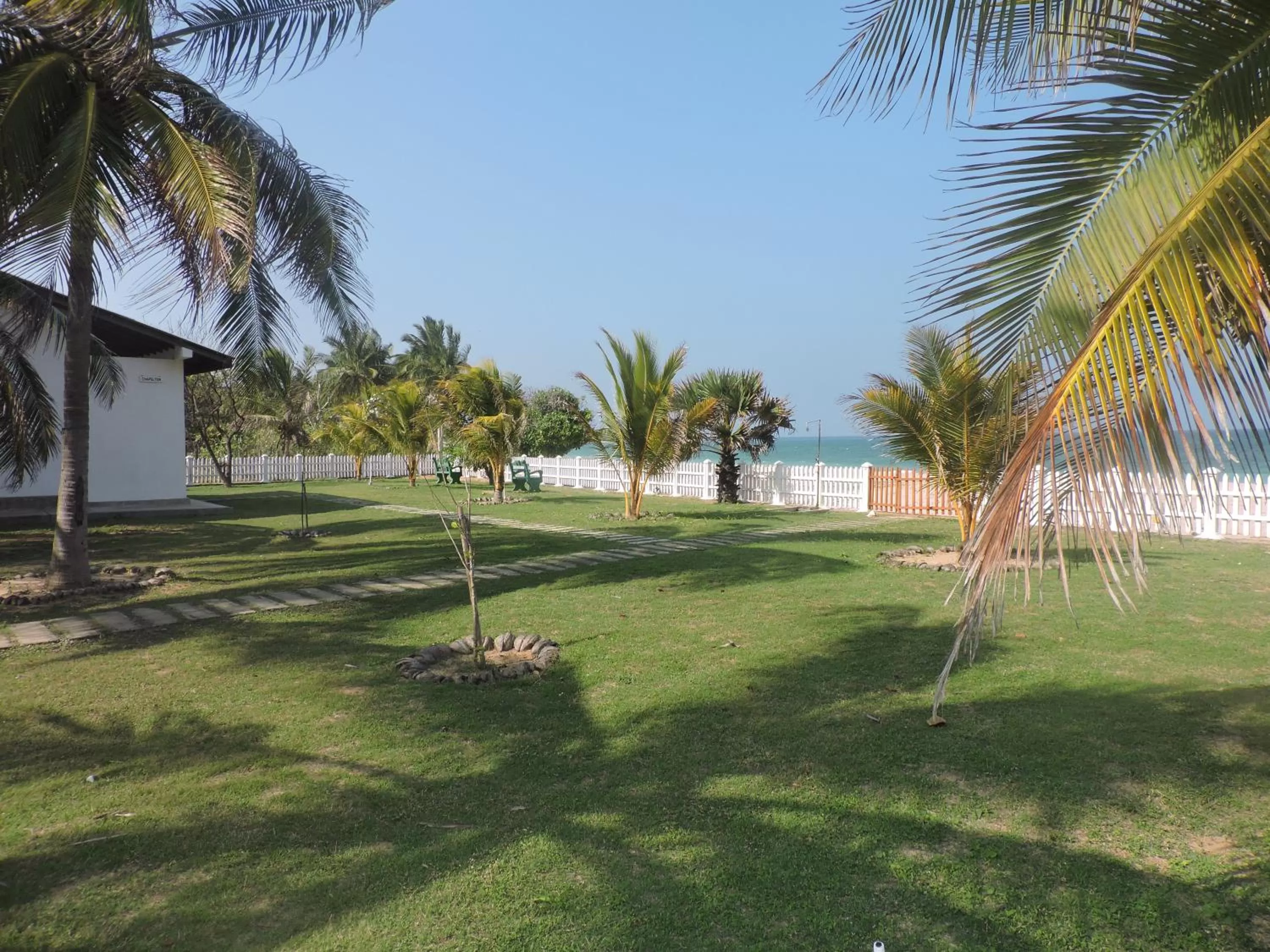 Garden in Pearl Oceanic Resort - Trincomalee