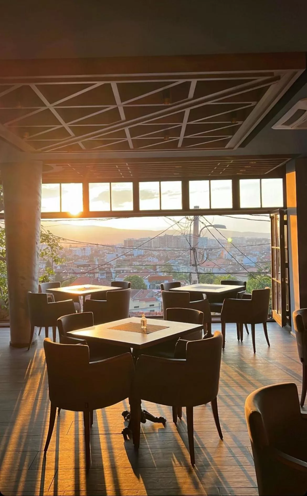 Restaurant/places to eat in Hotel Castello