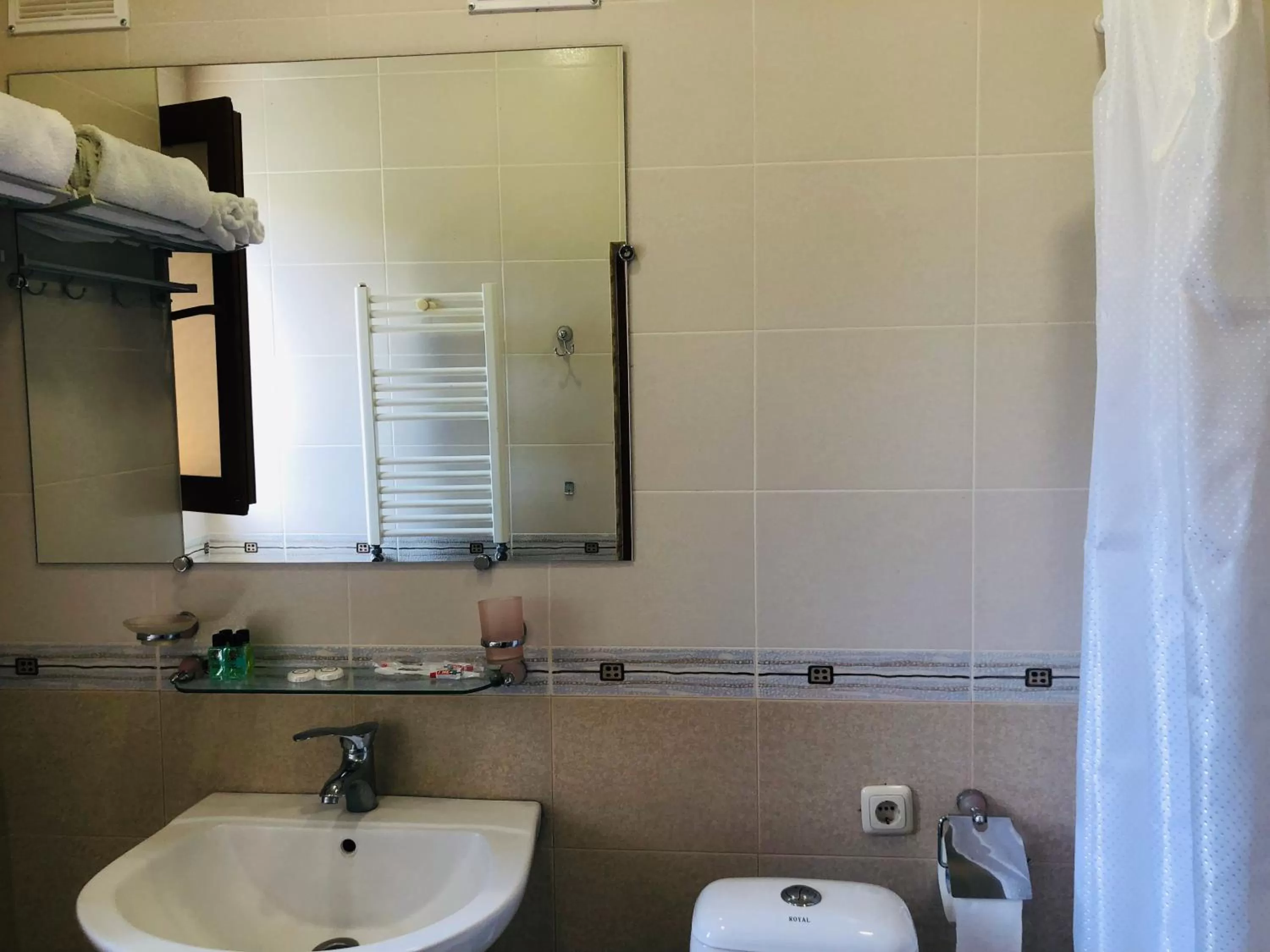 Toilet in Dil Hill by Sam