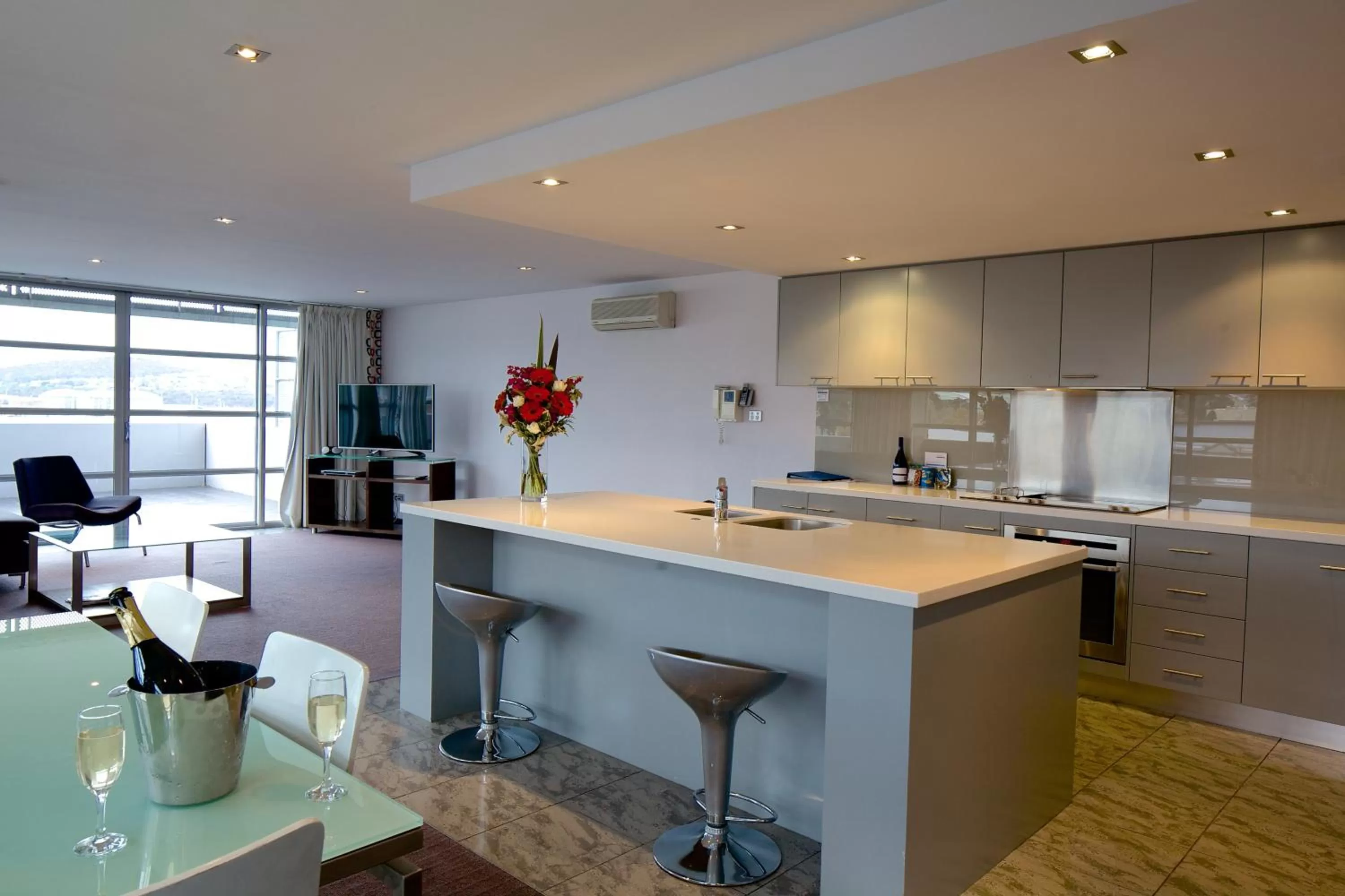 Kitchen or kitchenette in Zero Davey Boutique Apartment Hotel