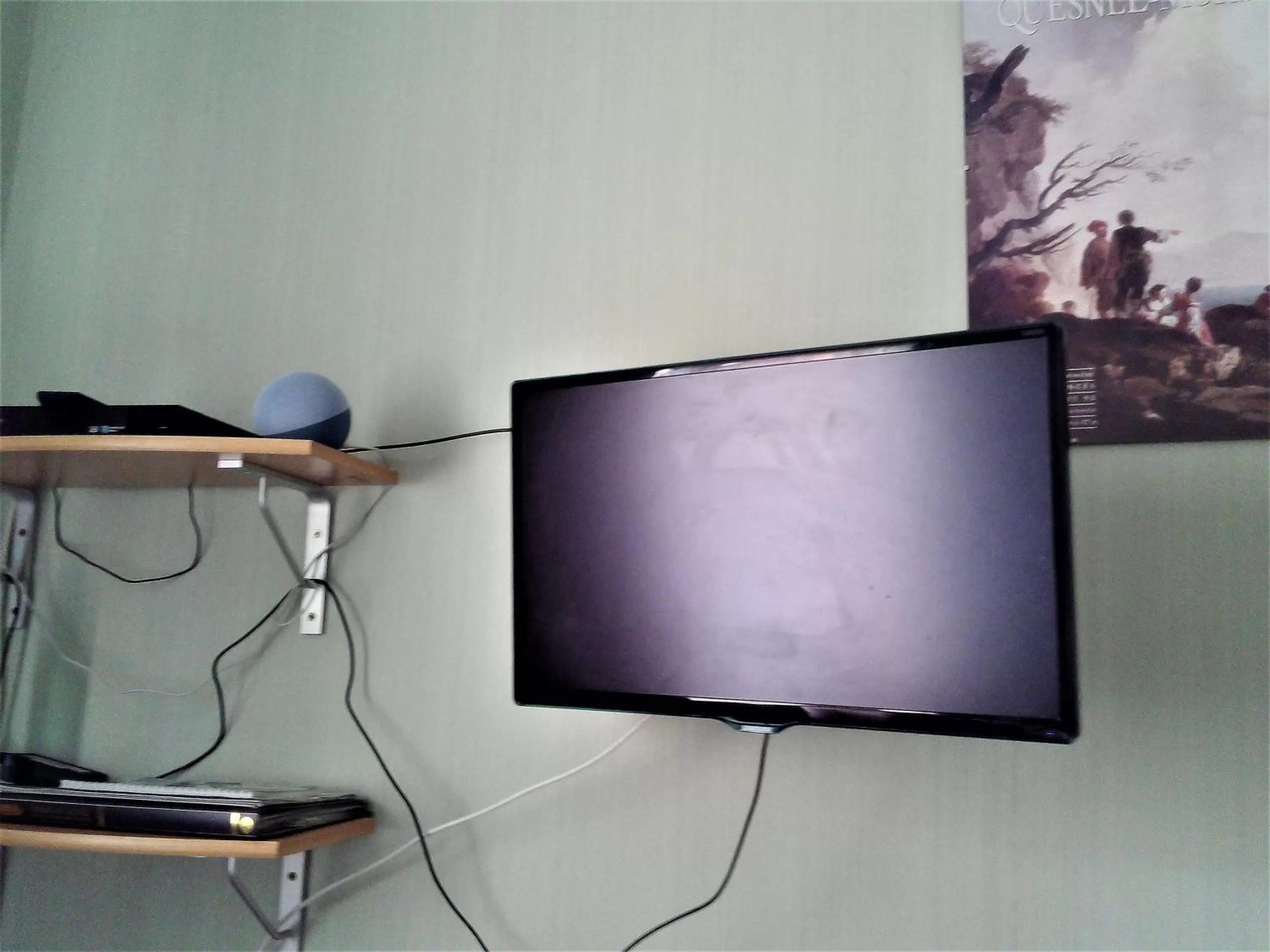 TV and multimedia, TV/Entertainment Center in Mike & Carolyn Ball B&B