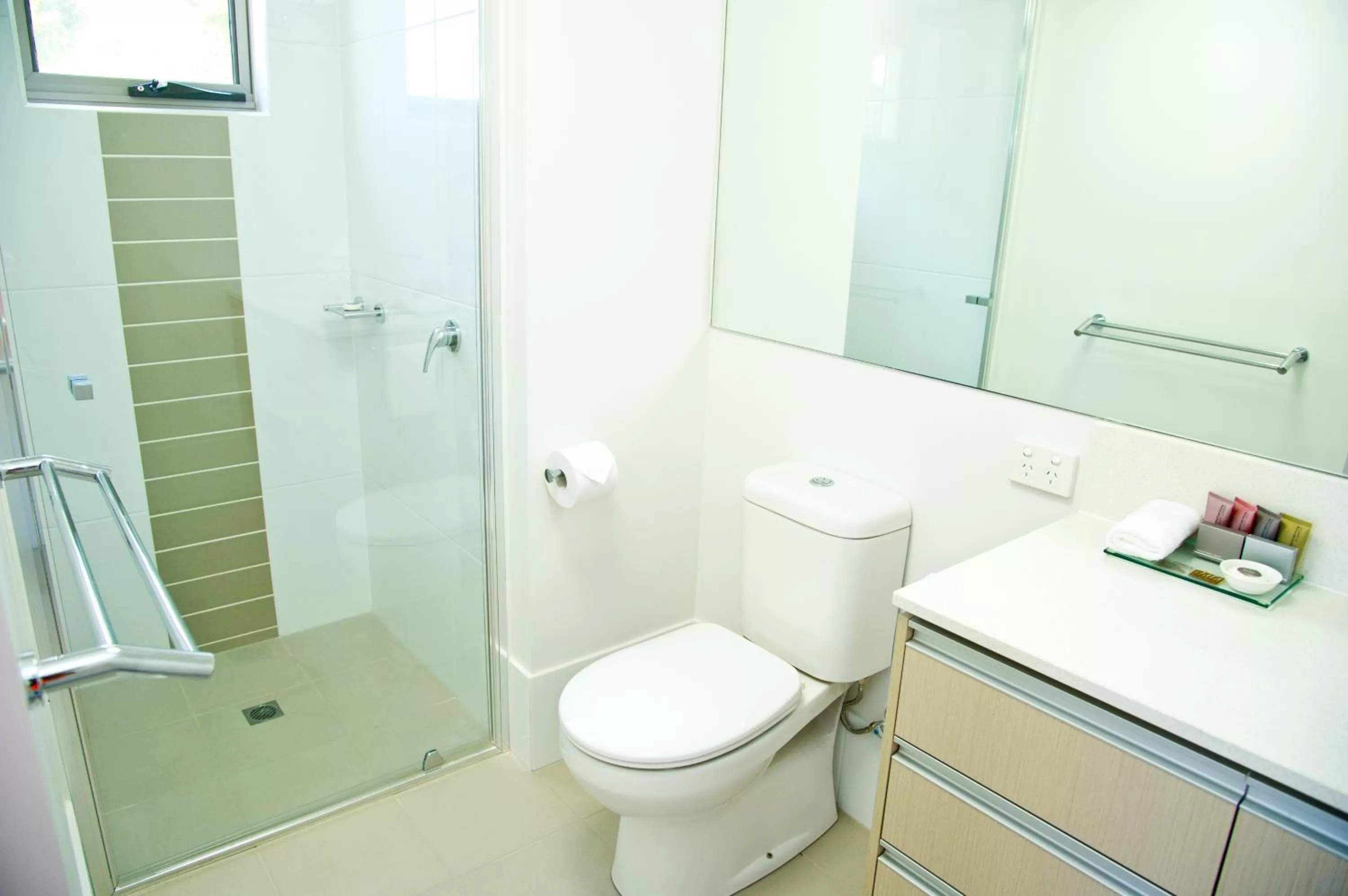 Bathroom in Jacana Apartments