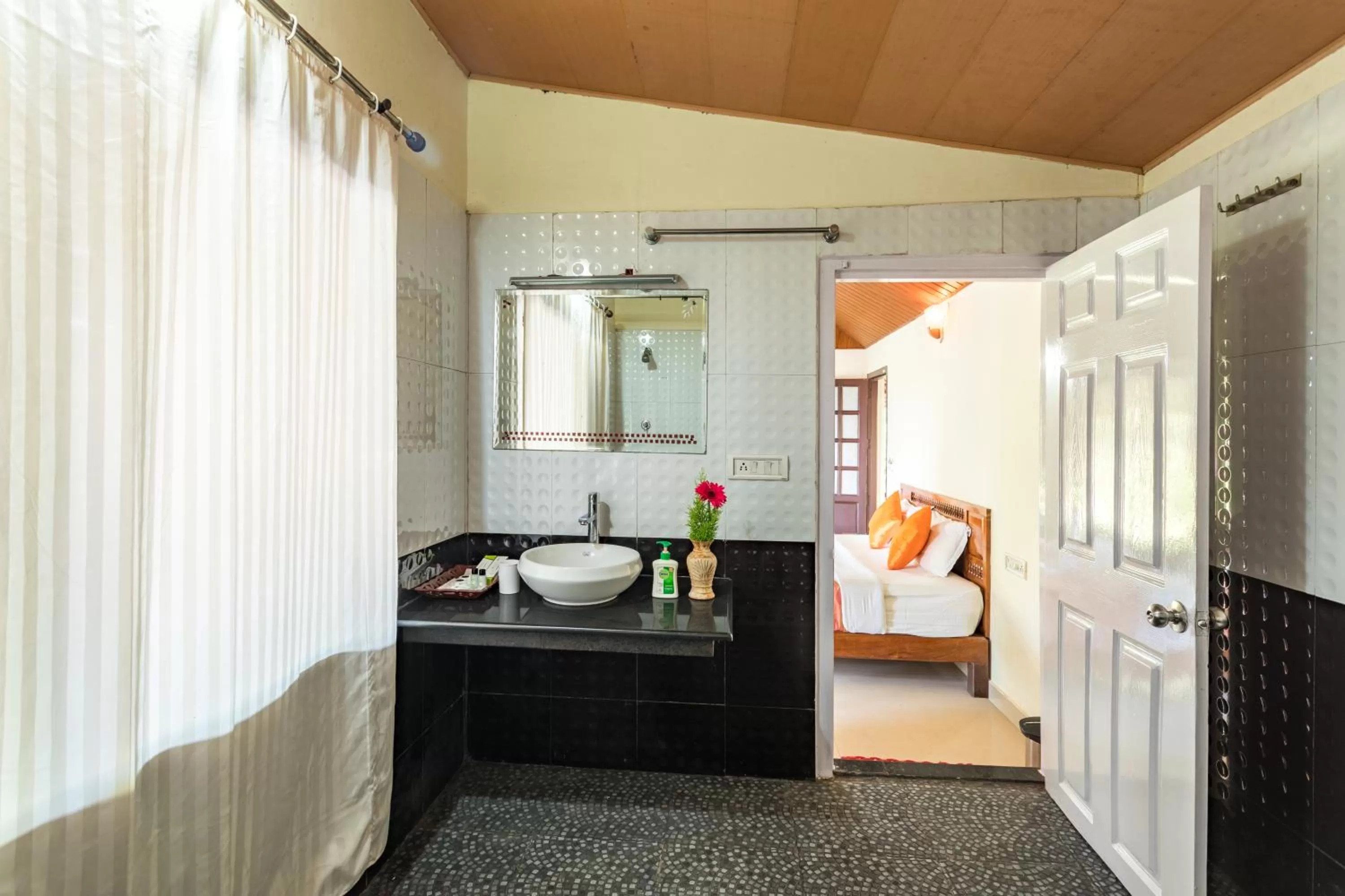 Bathroom in Violet Woods