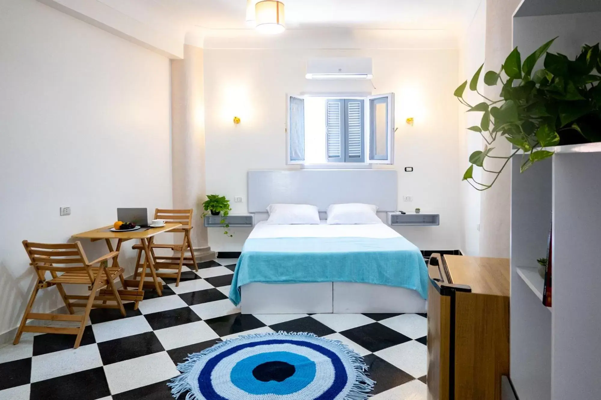 Superior Double Room - single occupancy in White Flat Studios Superior Double Room - single occupancy in White Flat Studios