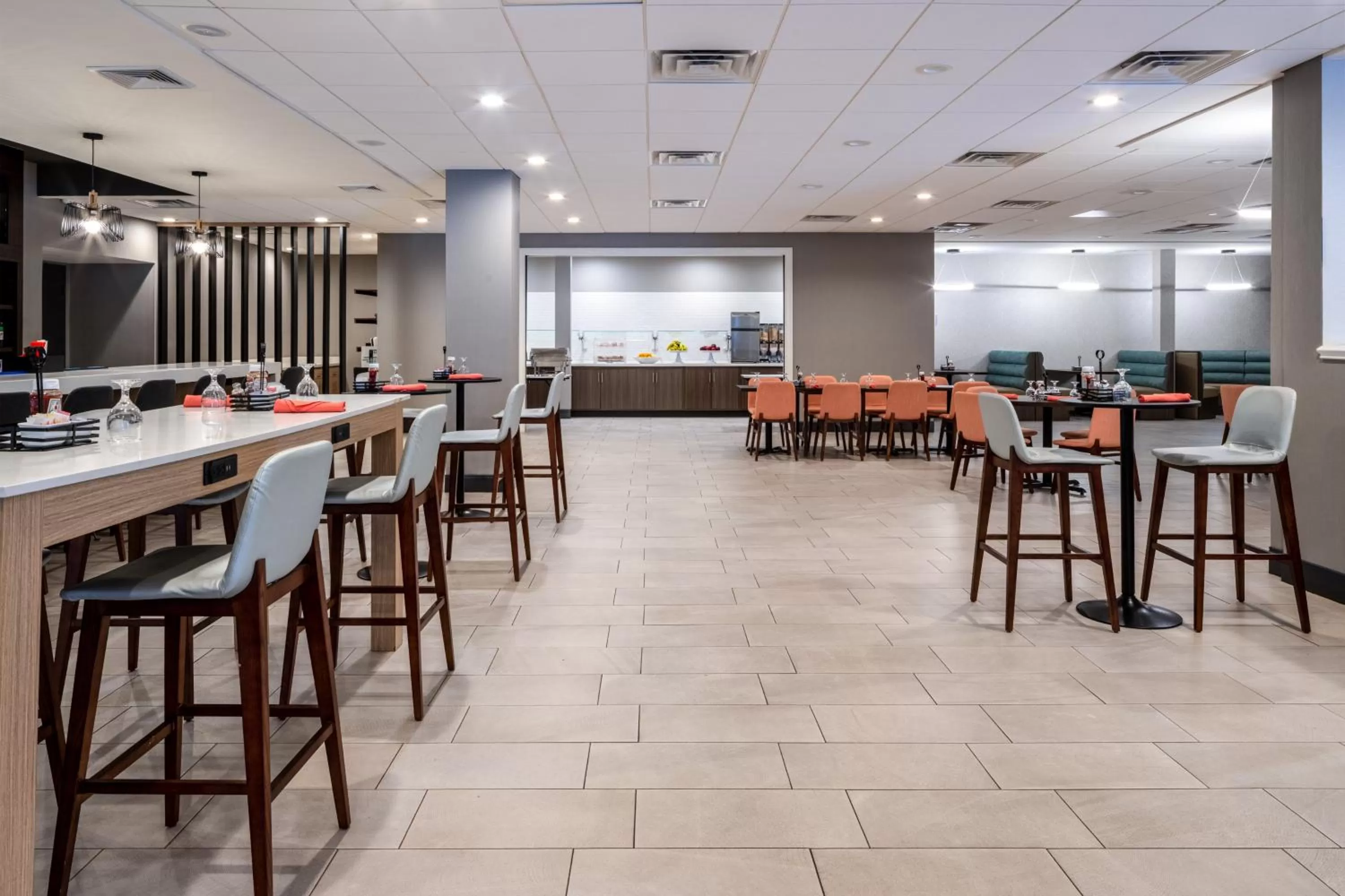 Restaurant/places to eat in Holiday Inn Poughkeepsie by IHG