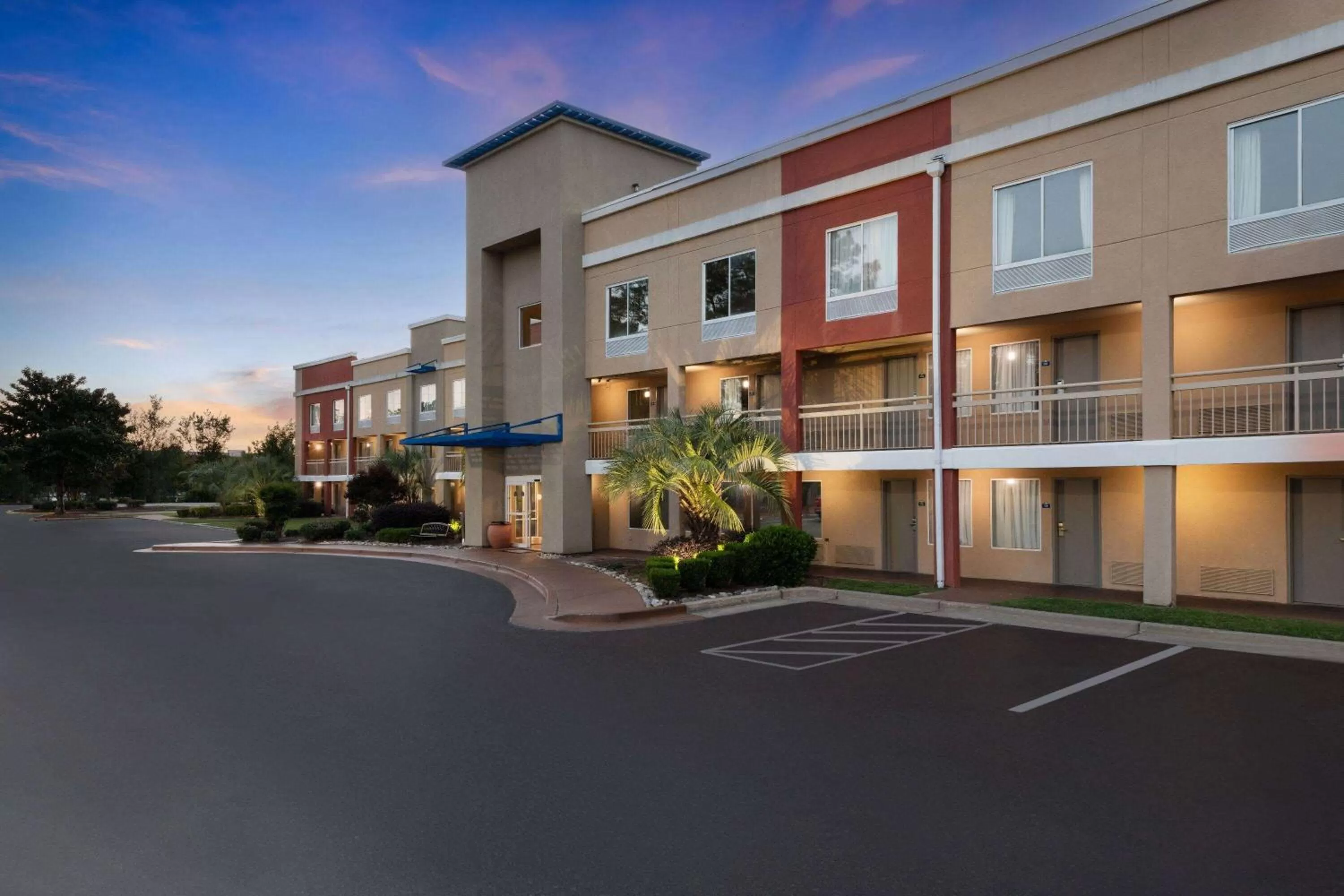 Property building in Days Inn by Wyndham Florence Near Civic Center