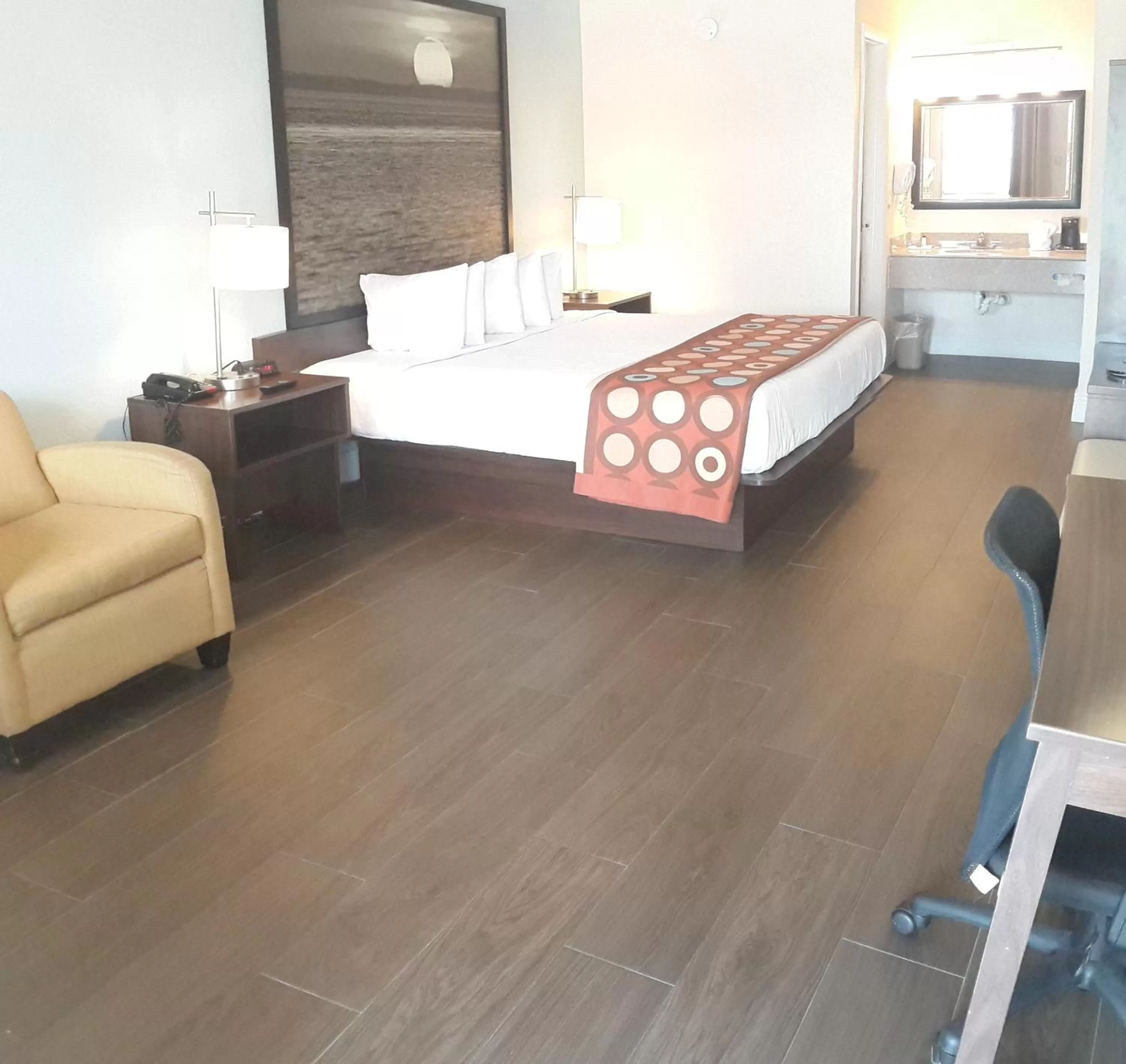 Bedroom, Bed in Super 8 by Wyndham Florida City/Homestead/Everglades