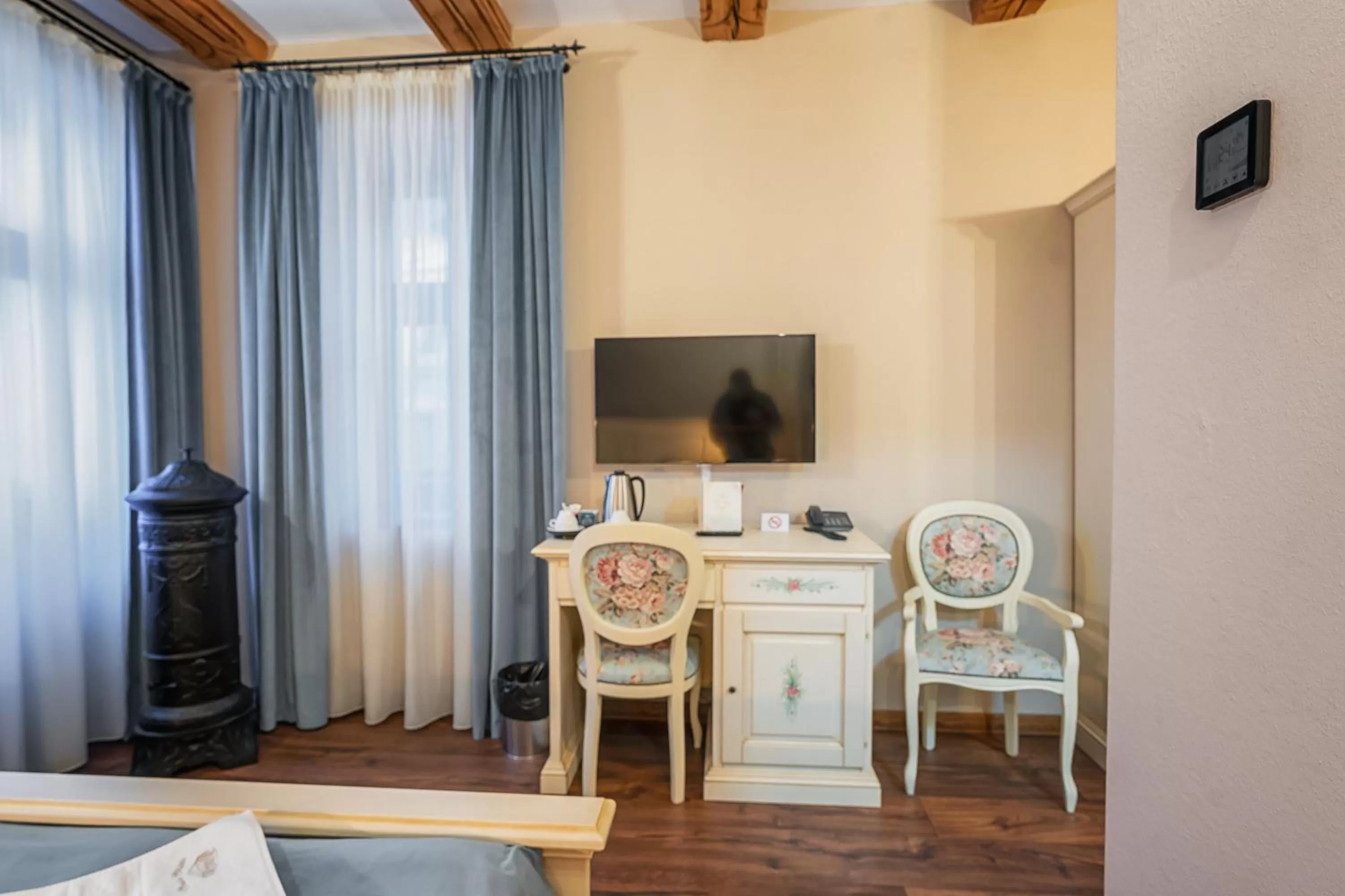 Bed in HOTEL BOUTIQUE CASA CHITIC -HOTEL AND RESTAURANT Str Johann Gott nr7