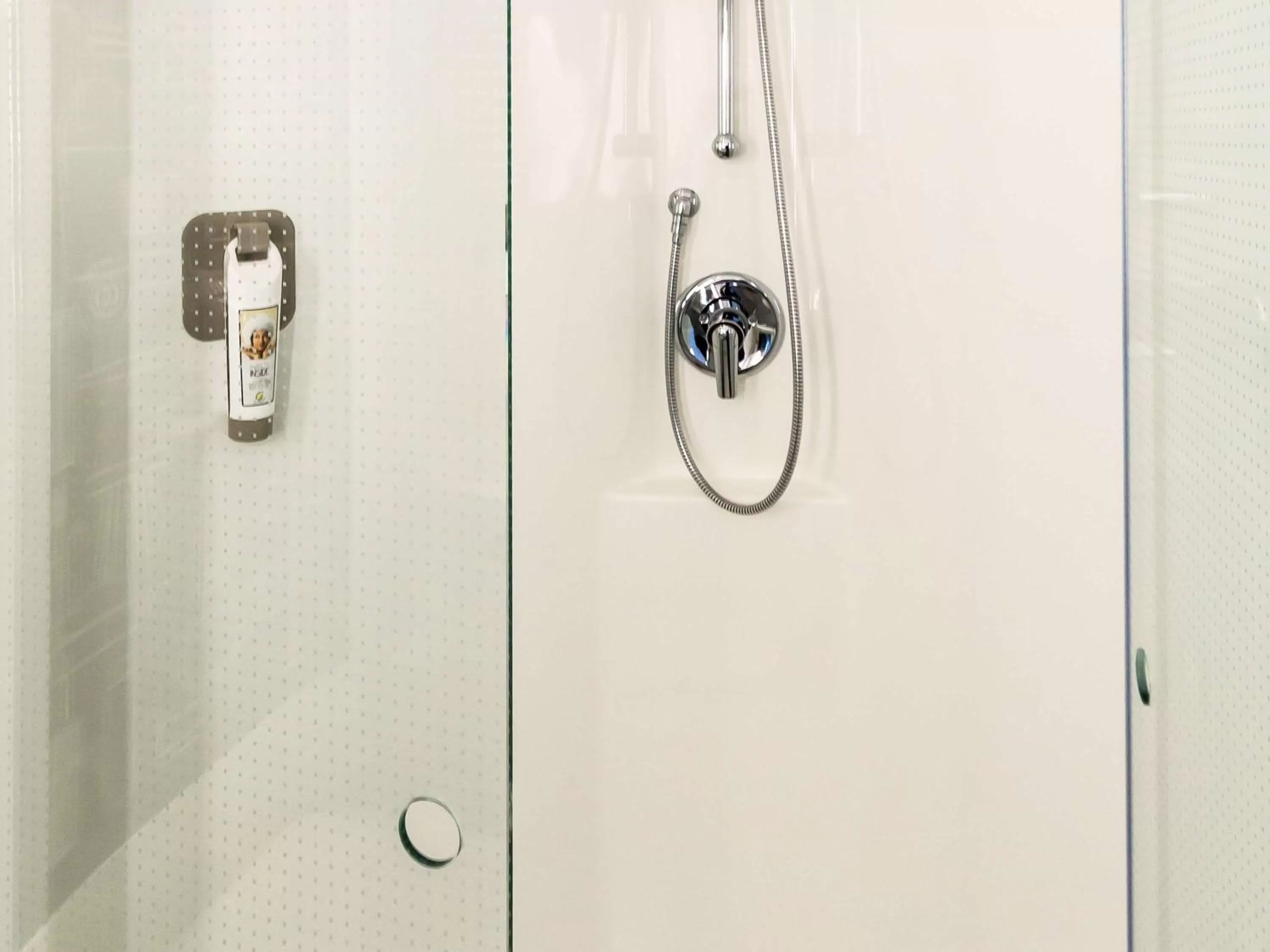 Photo of the whole room in ibis Amsterdam City West