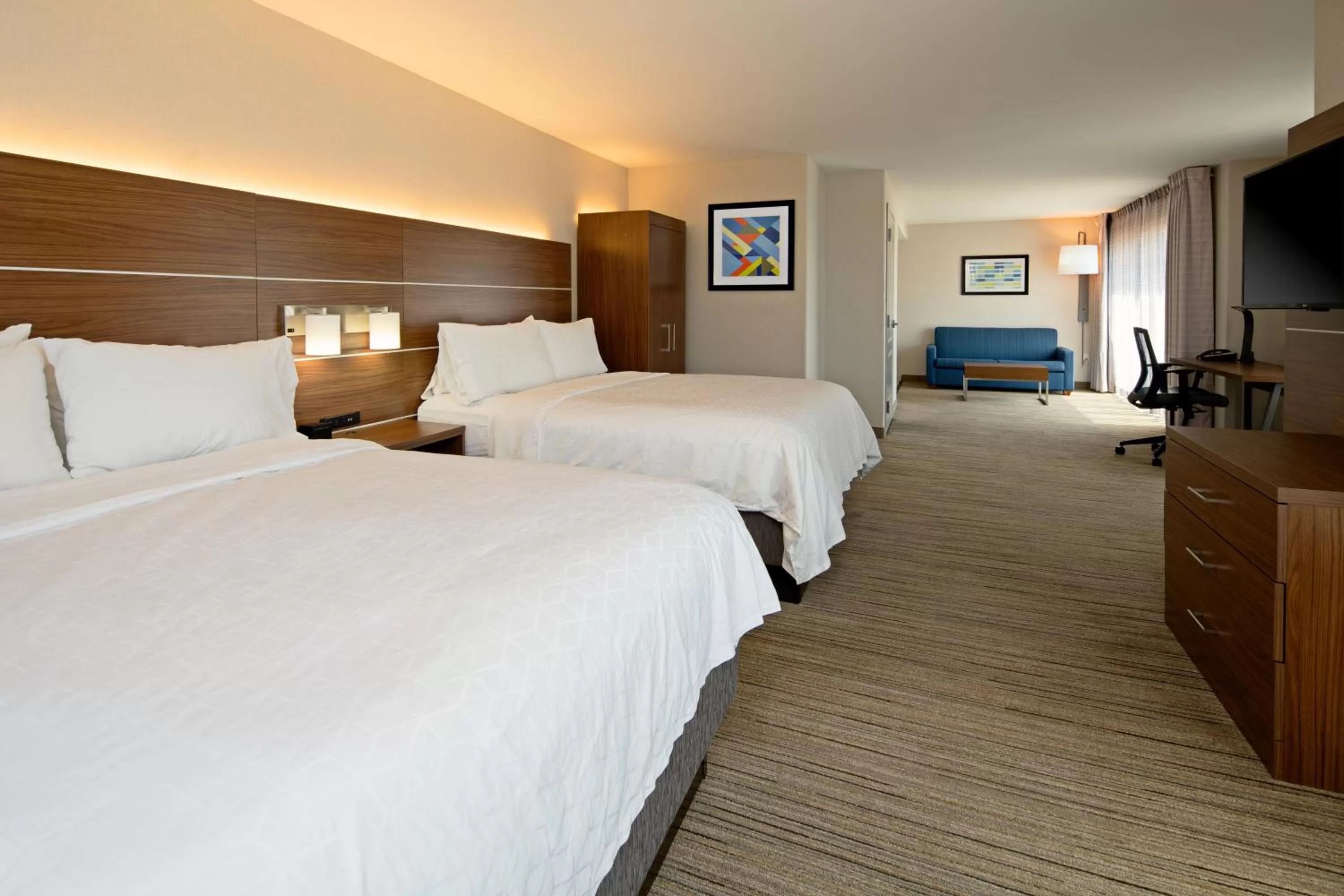 Photo of the whole room, Bed in Holiday Inn Express Fresno South by IHG