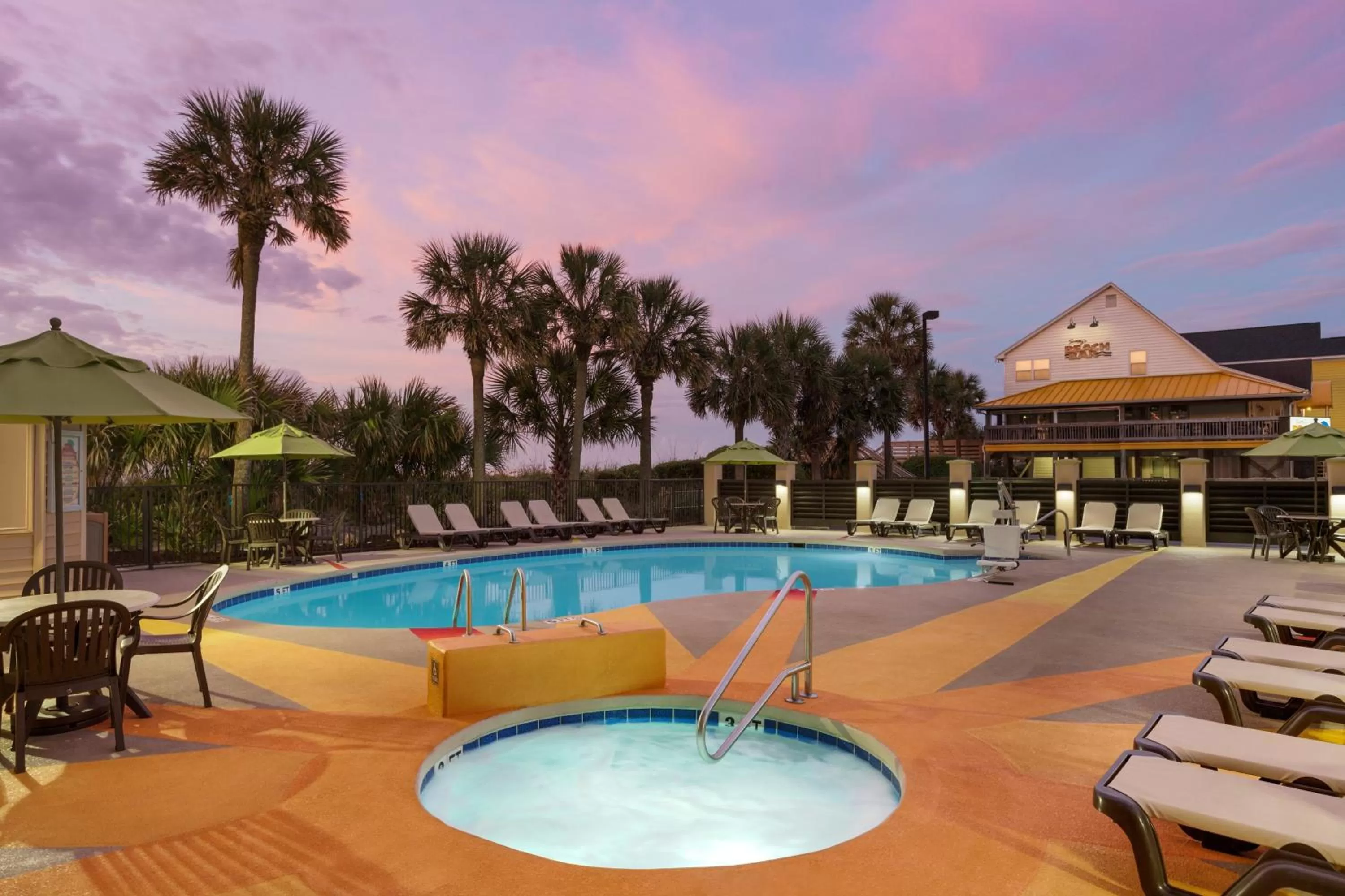 Hot Tub in Surfside Beach Oceanfront Hotel