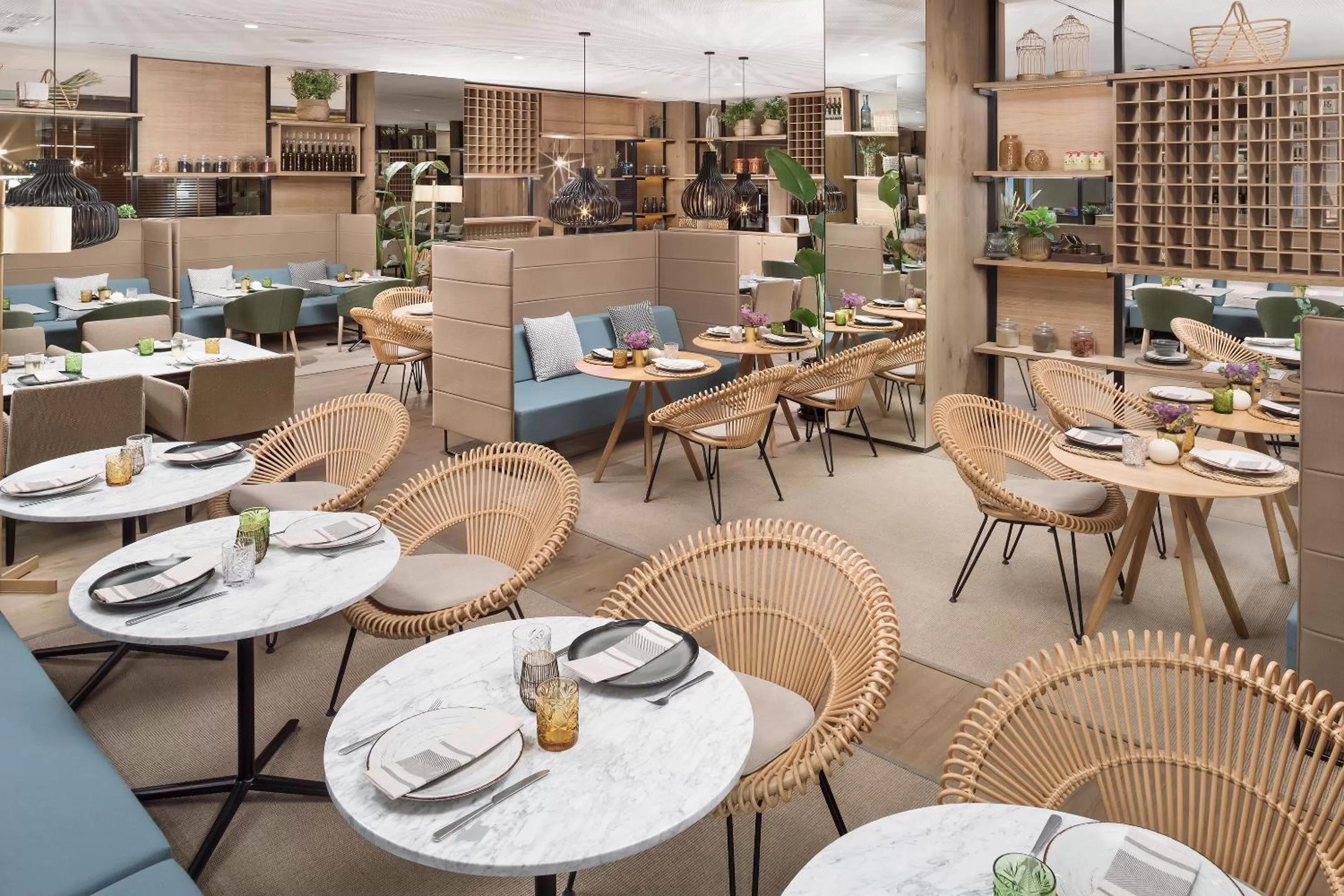 Restaurant/places to eat in Melia Madrid Serrano