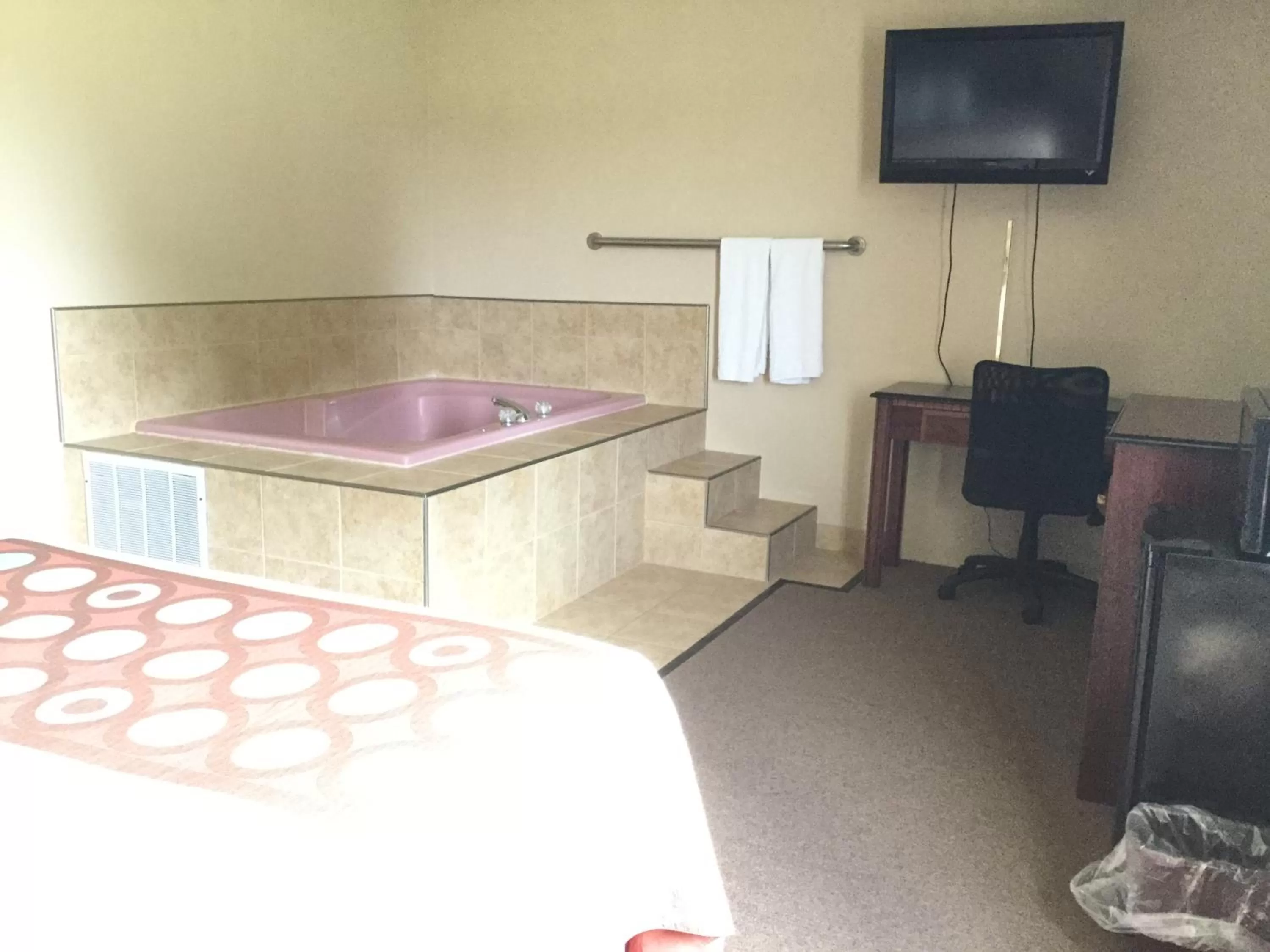 Bedroom in Super 8 by Wyndham Imlay City