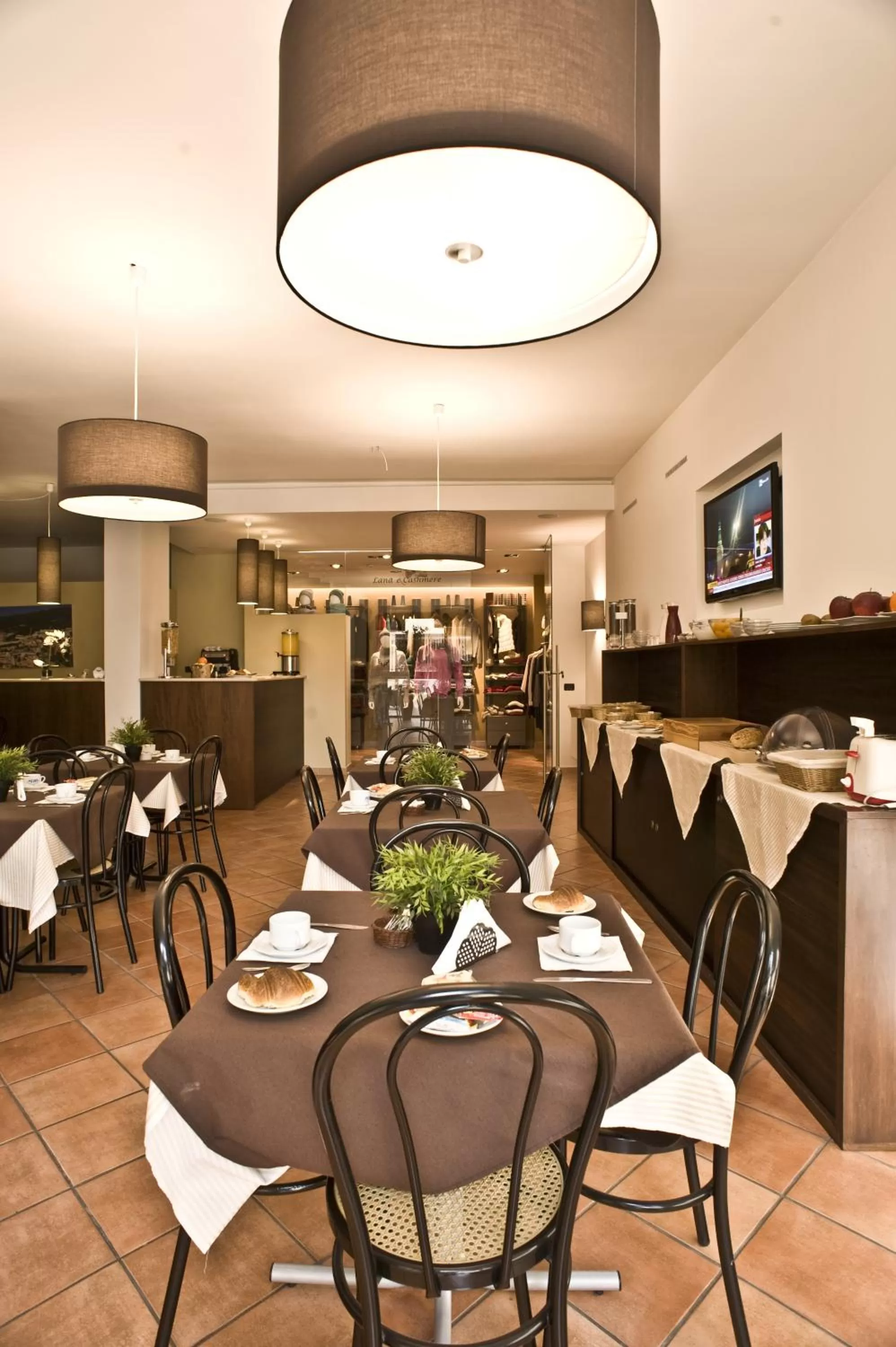 Restaurant/places to eat in Villa Santacroce
