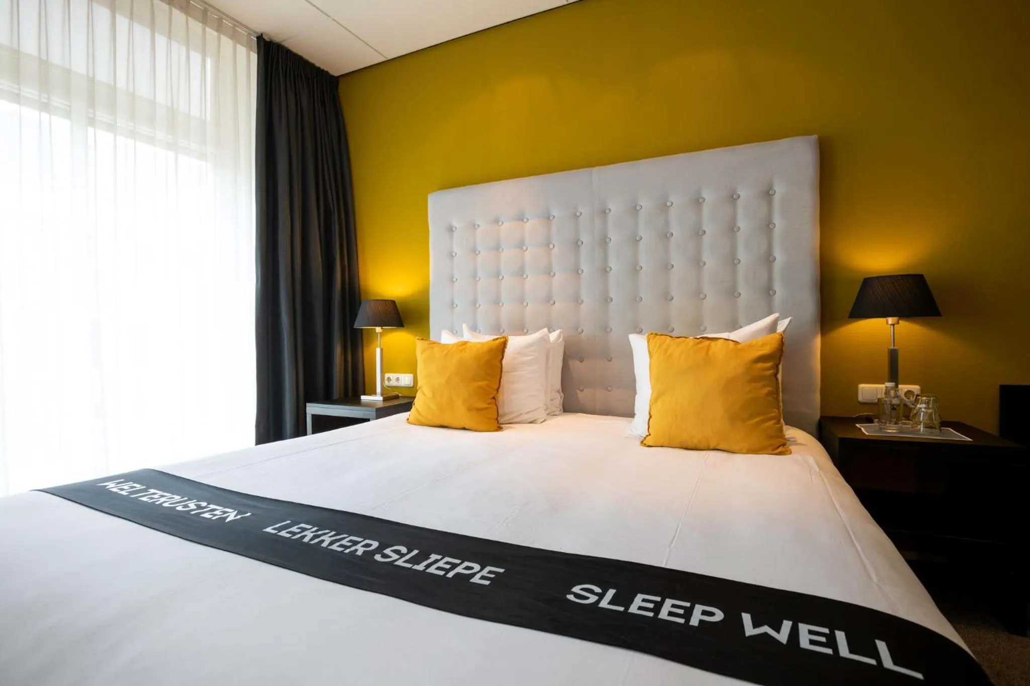 Bed in Post-Plaza Hotel & Grand Café