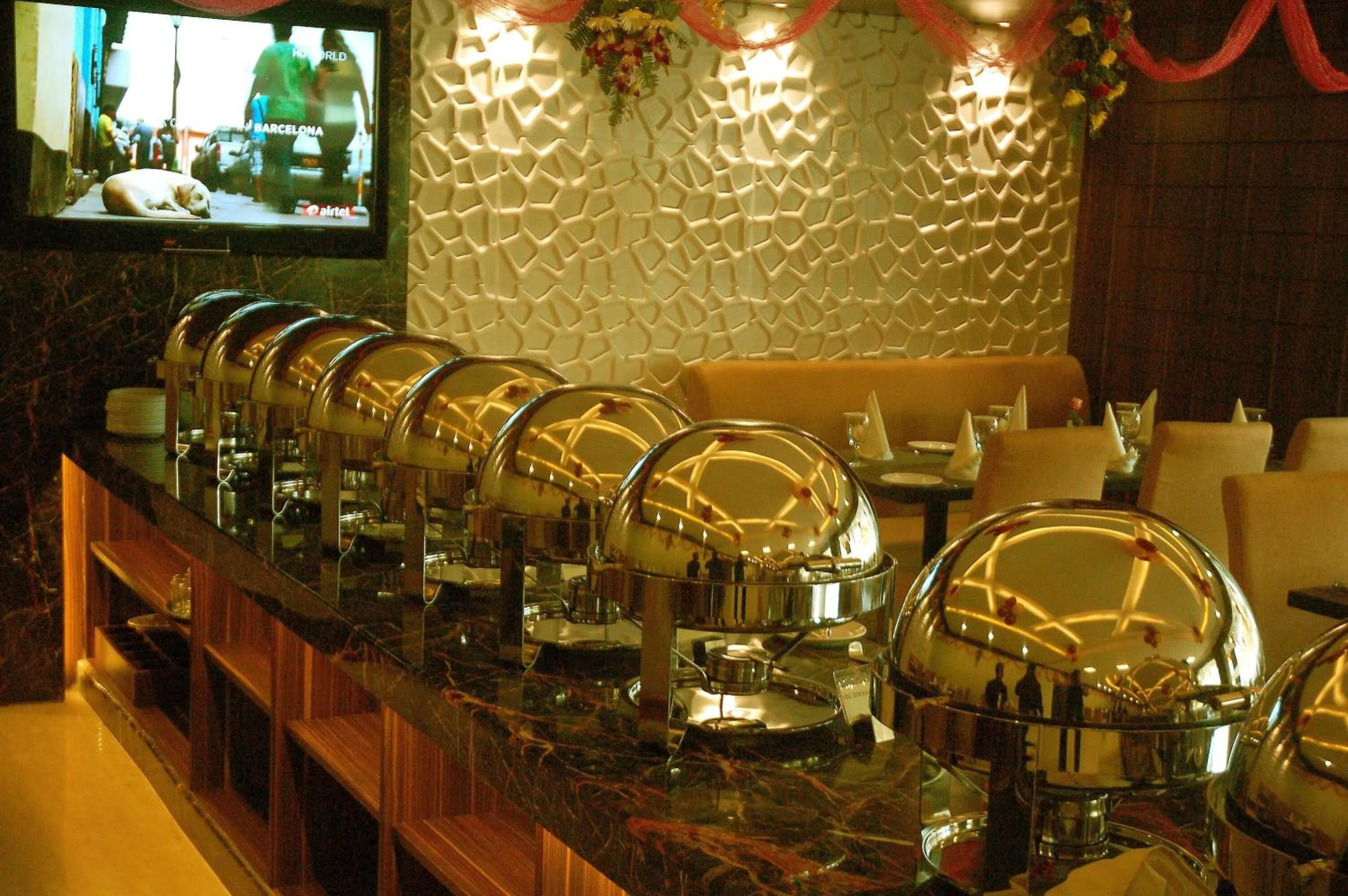 Restaurant/places to eat in Hotel JIVA