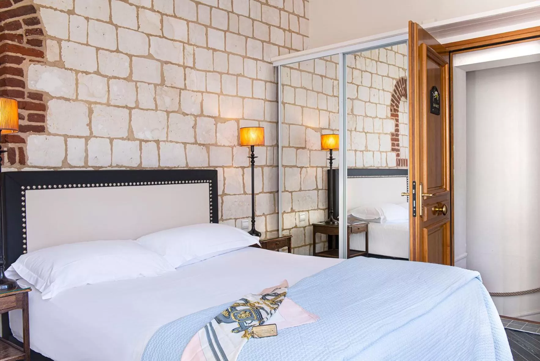 Bedroom, Bed in Chateau De Montreuil