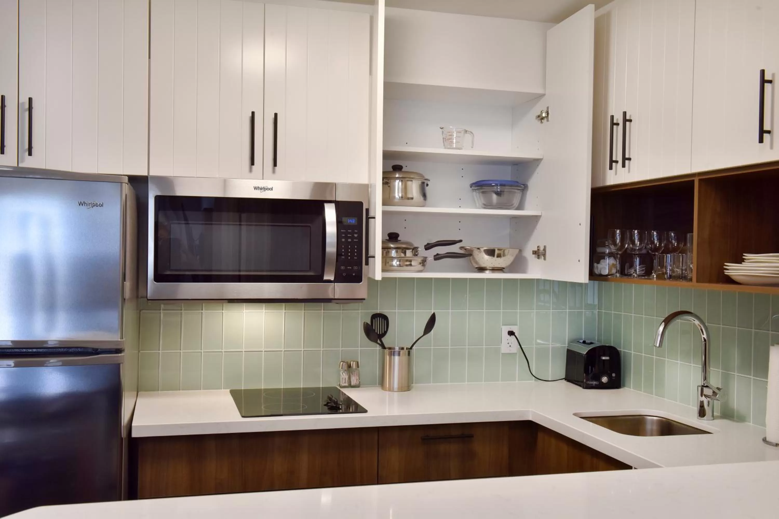 Kitchen or kitchenette in Staybridge Suites - Waterloo - St. Jacobs Area