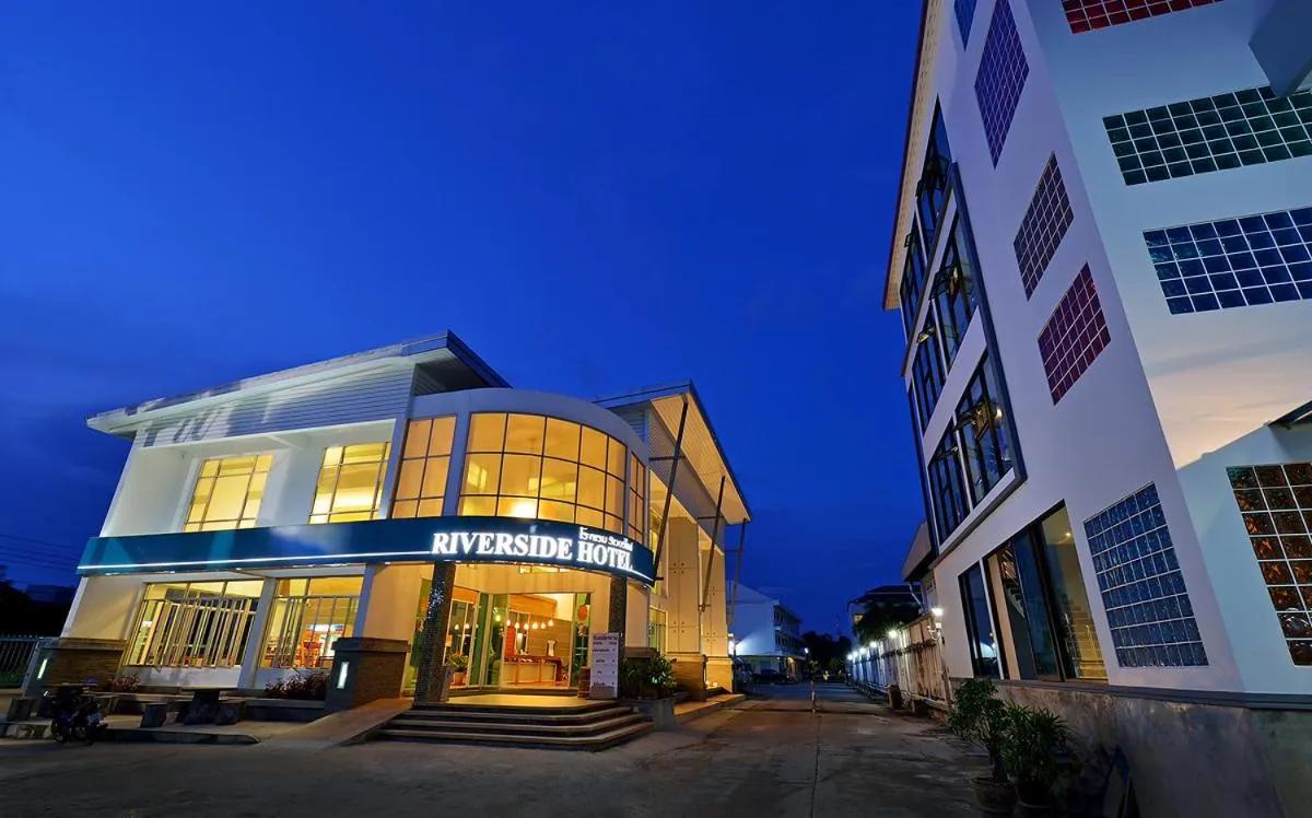 Night in Riverside Hotel