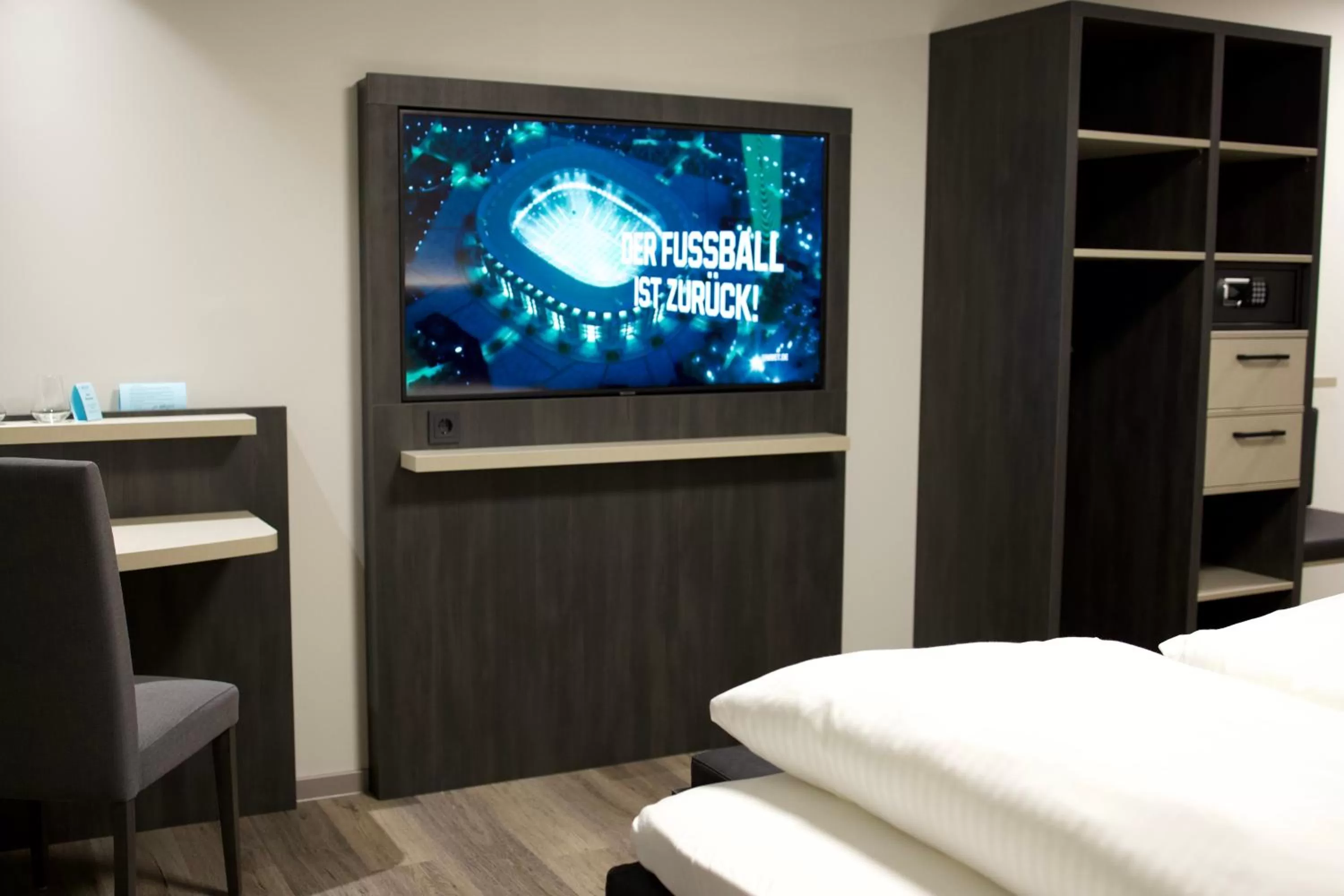 Photo of the whole room, Bed in Hotel Zeitgeist