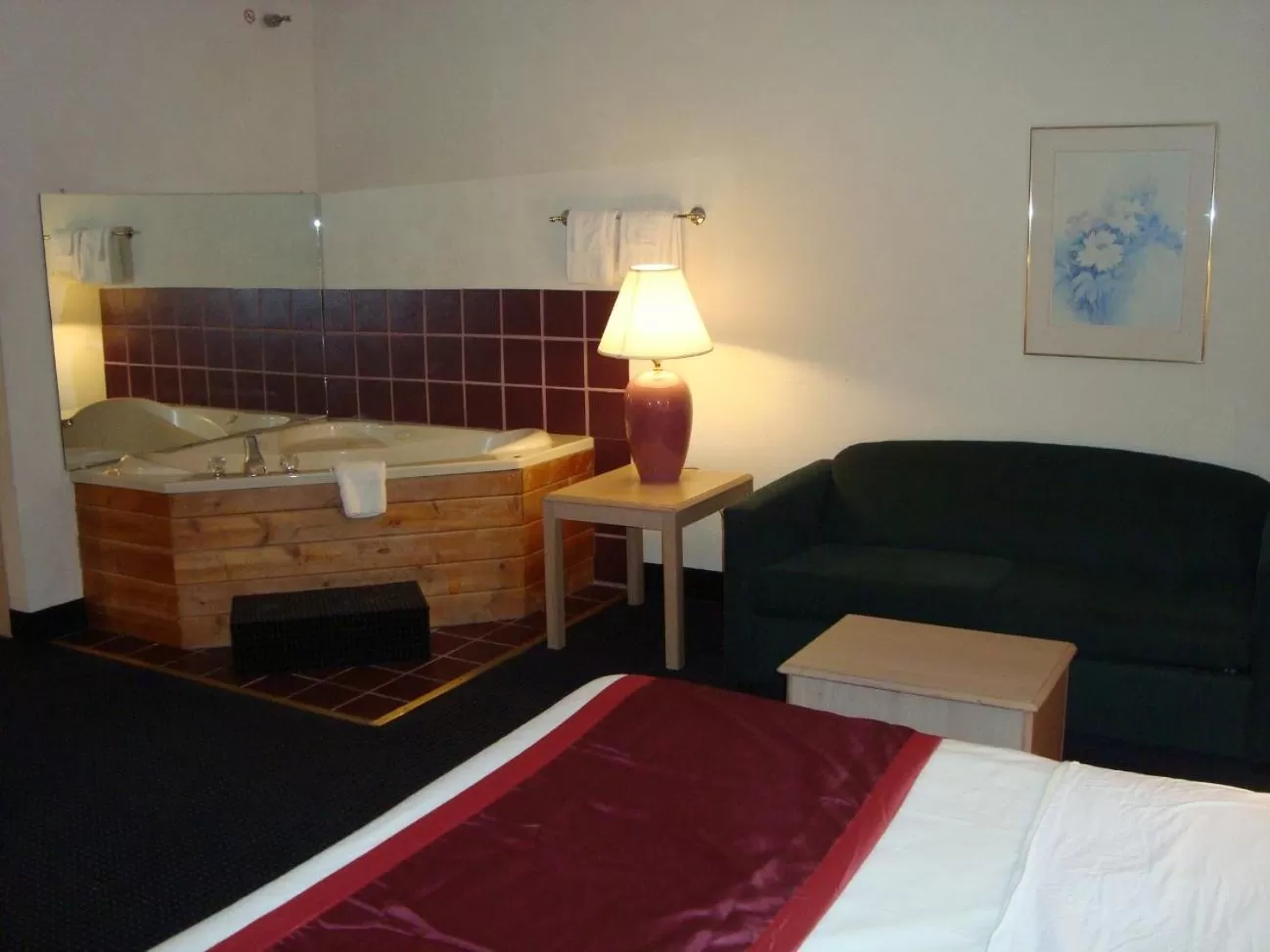 Suite with Spa Bath in Hotel Pigeon Forge