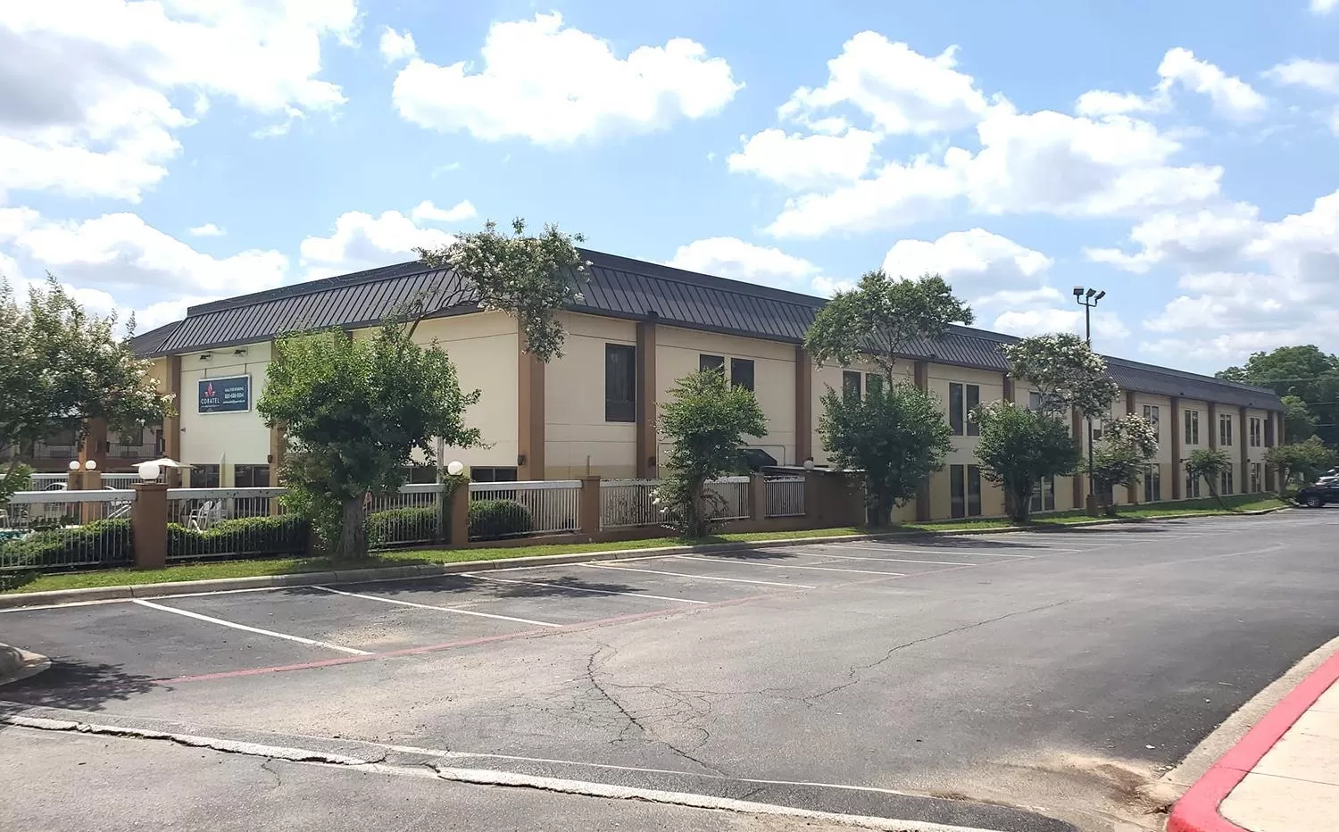 Property building in Coratel Inn & Suites by Jasper New Braunfels IH-35 EXT 189