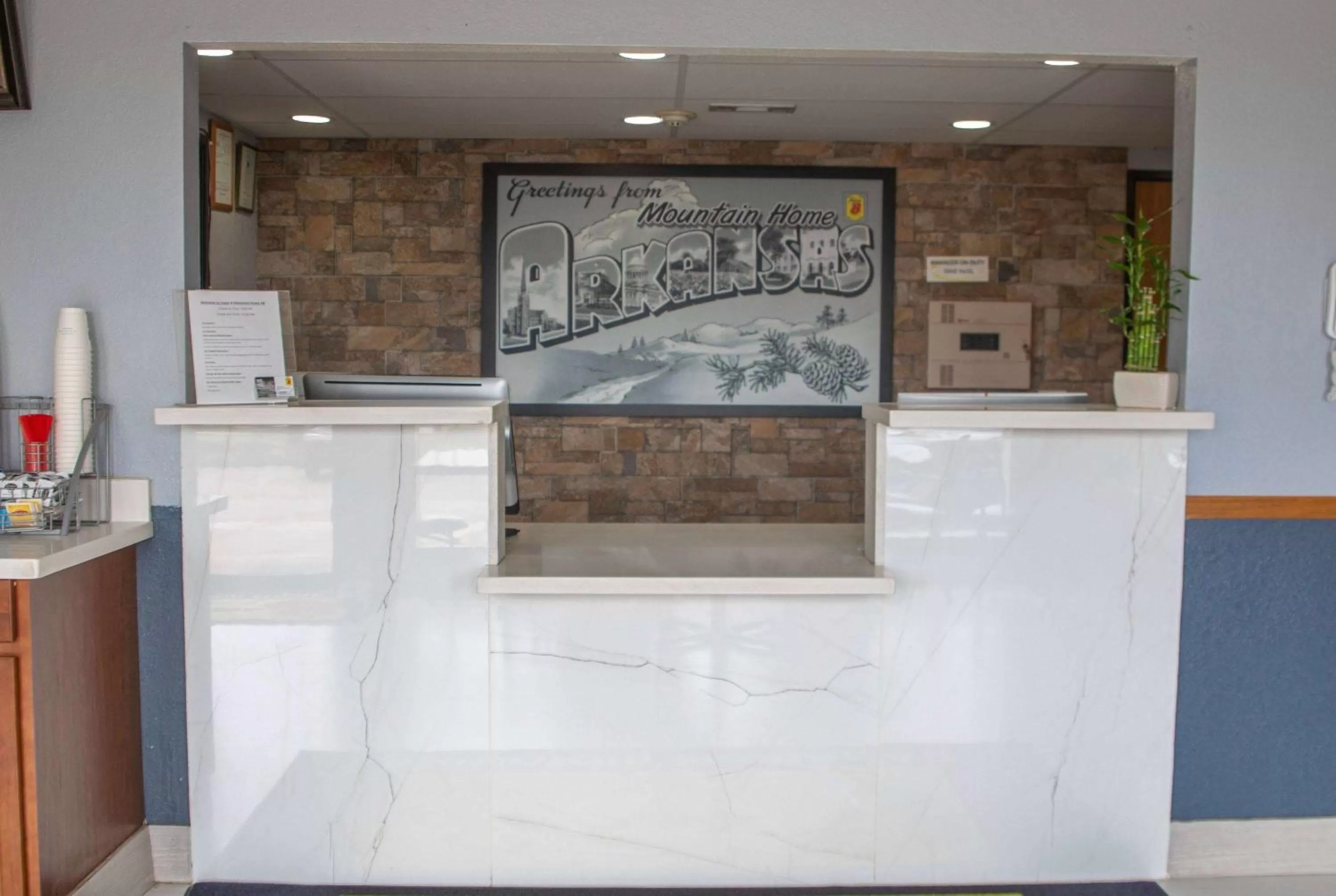 Lobby or reception in Super 8 by Wyndham Mountain Home