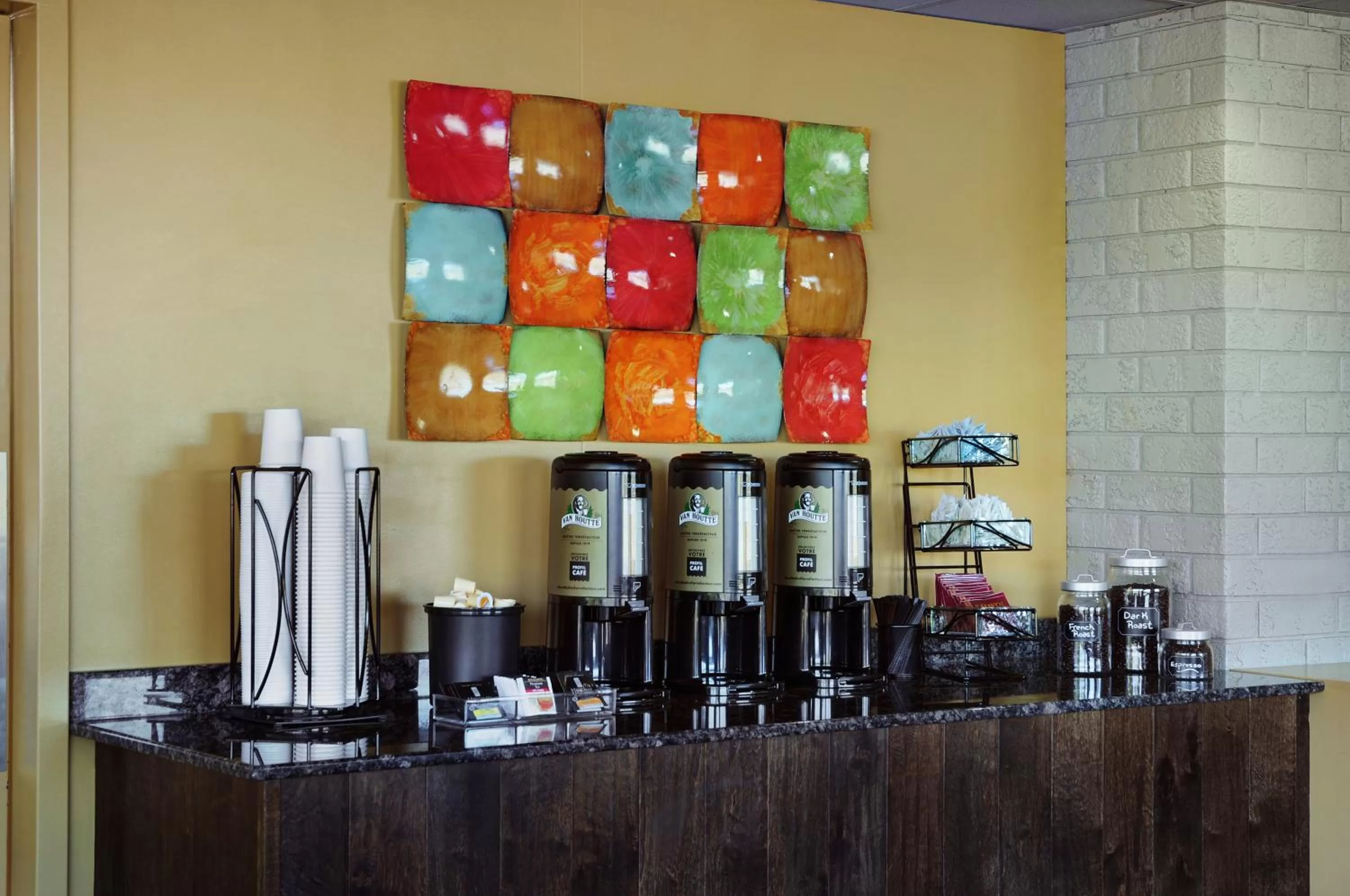 Continental breakfast in Travelway Inn Sudbury