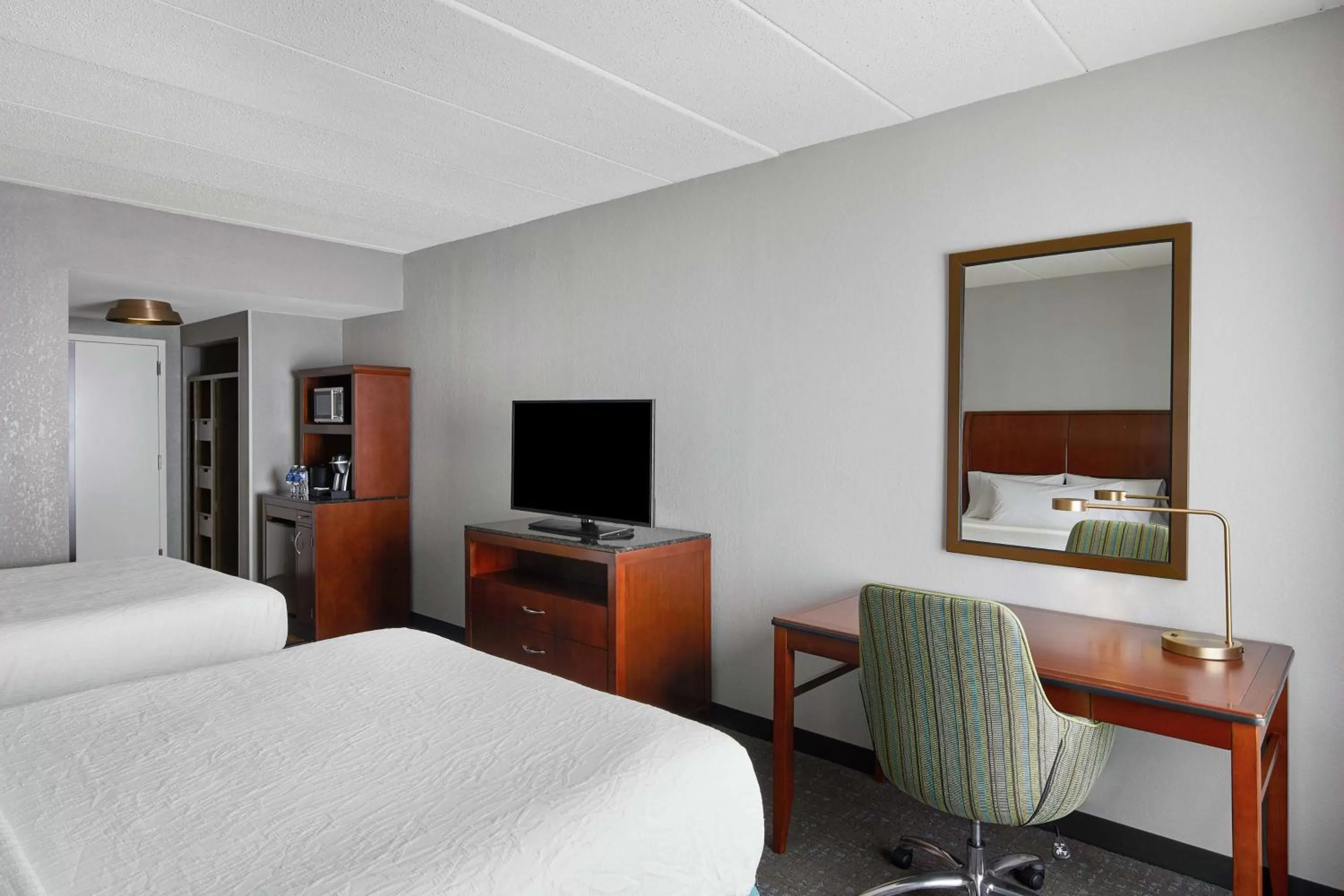 Bedroom, Bed in Hilton Garden Inn Allentown West