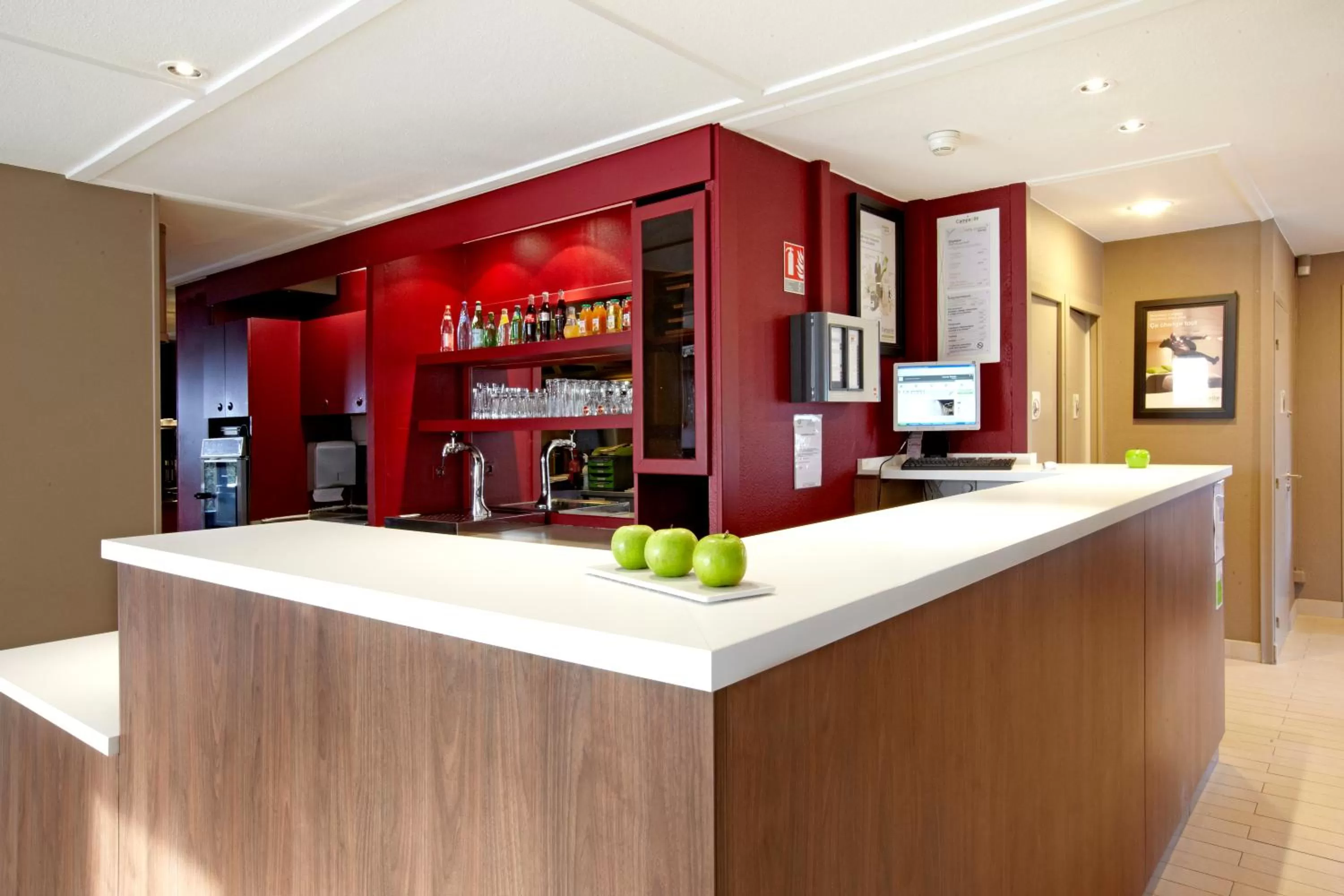 Lobby or reception in Campanile Dijon Sud - Marsannay