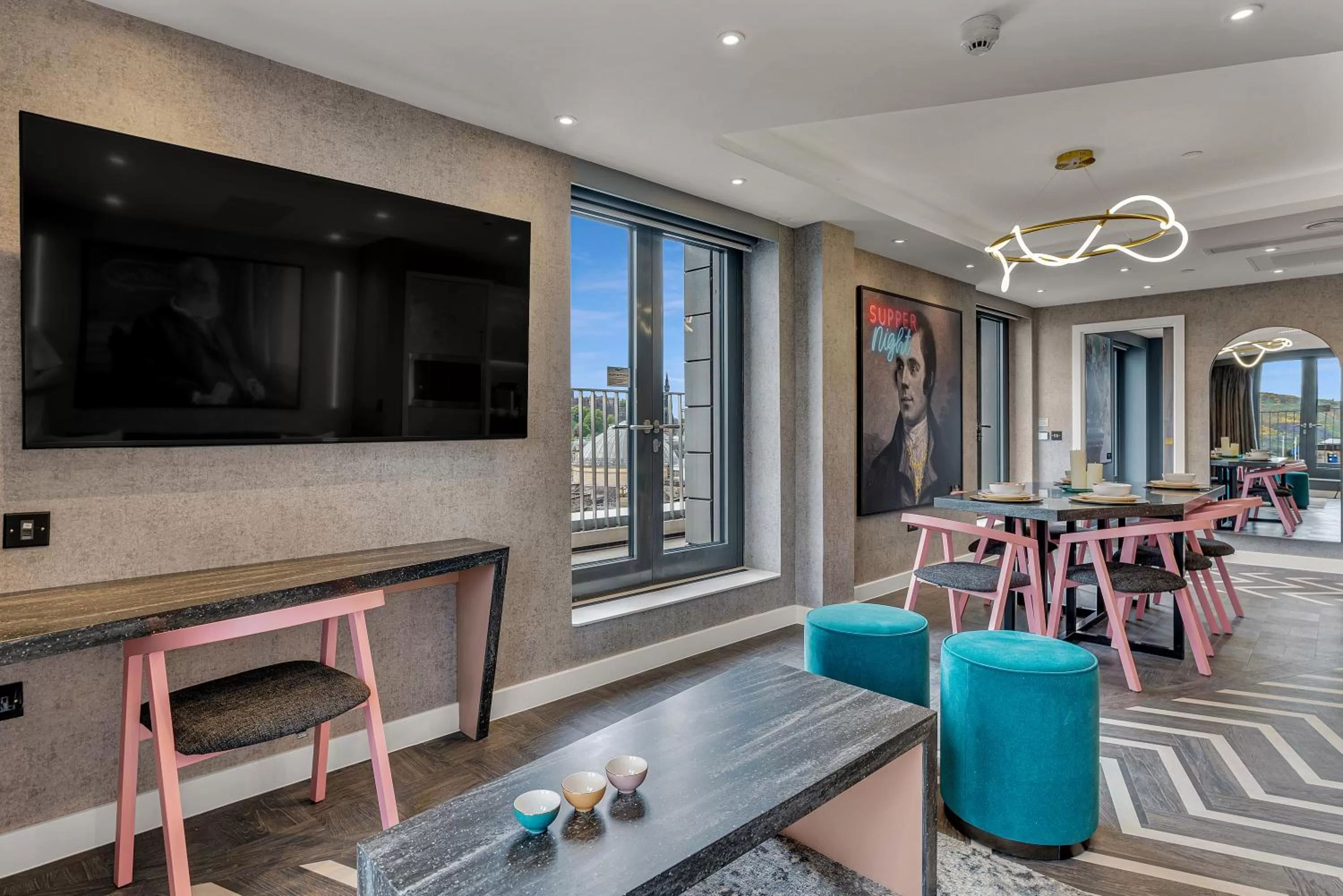 TV and multimedia in Roomzzz Edinburgh