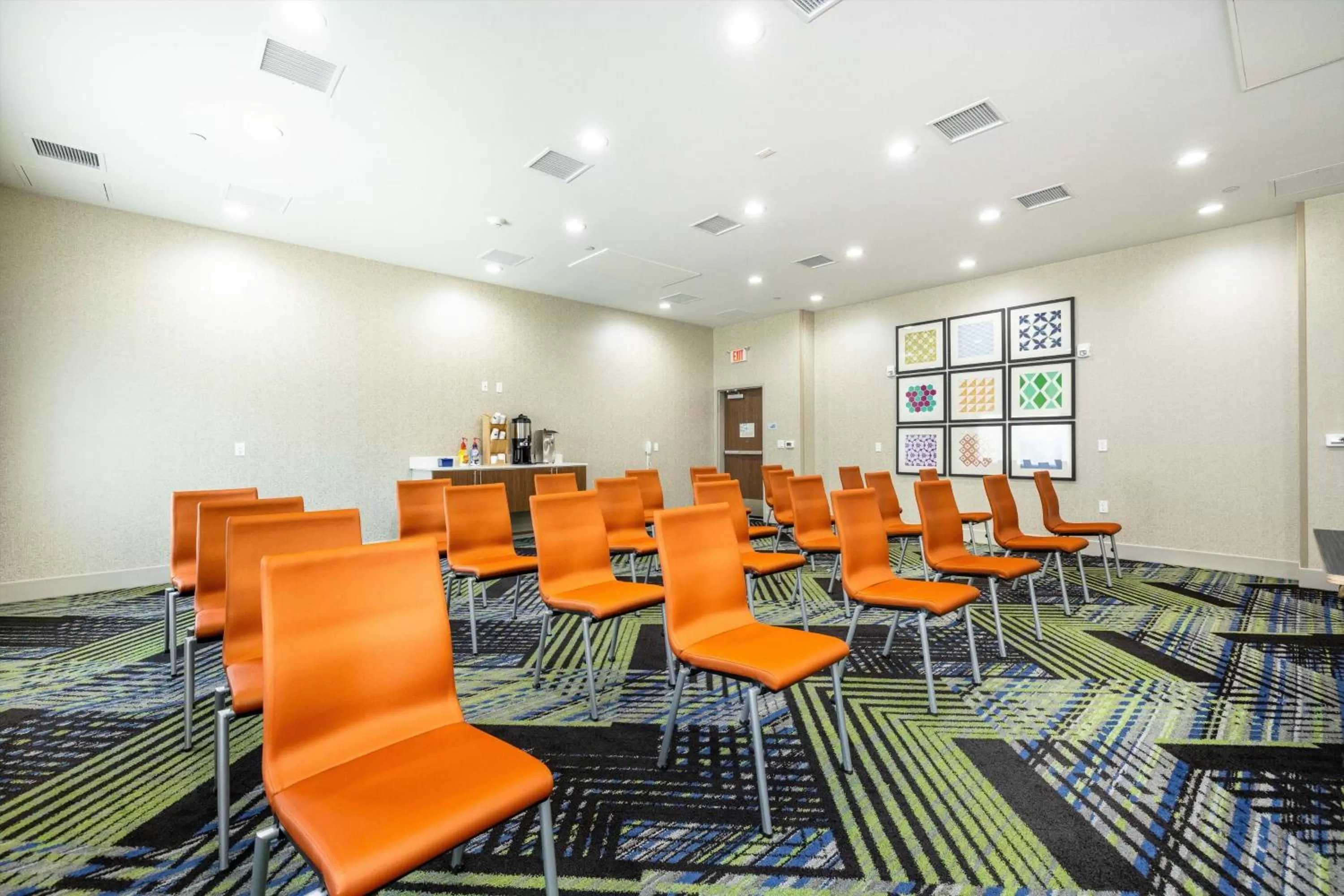 Meeting/conference room in Holiday Inn Express & Suites - San Jose Silicon Valley by IHG