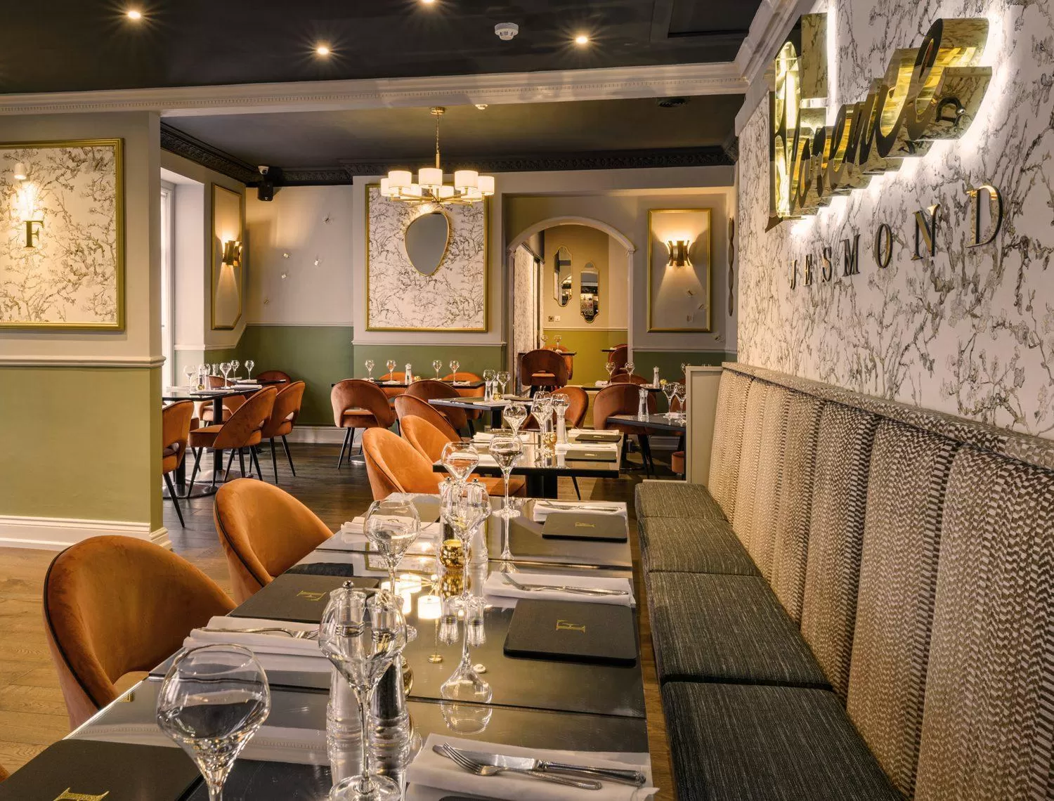 Restaurant/places to eat in Osborne Hotel