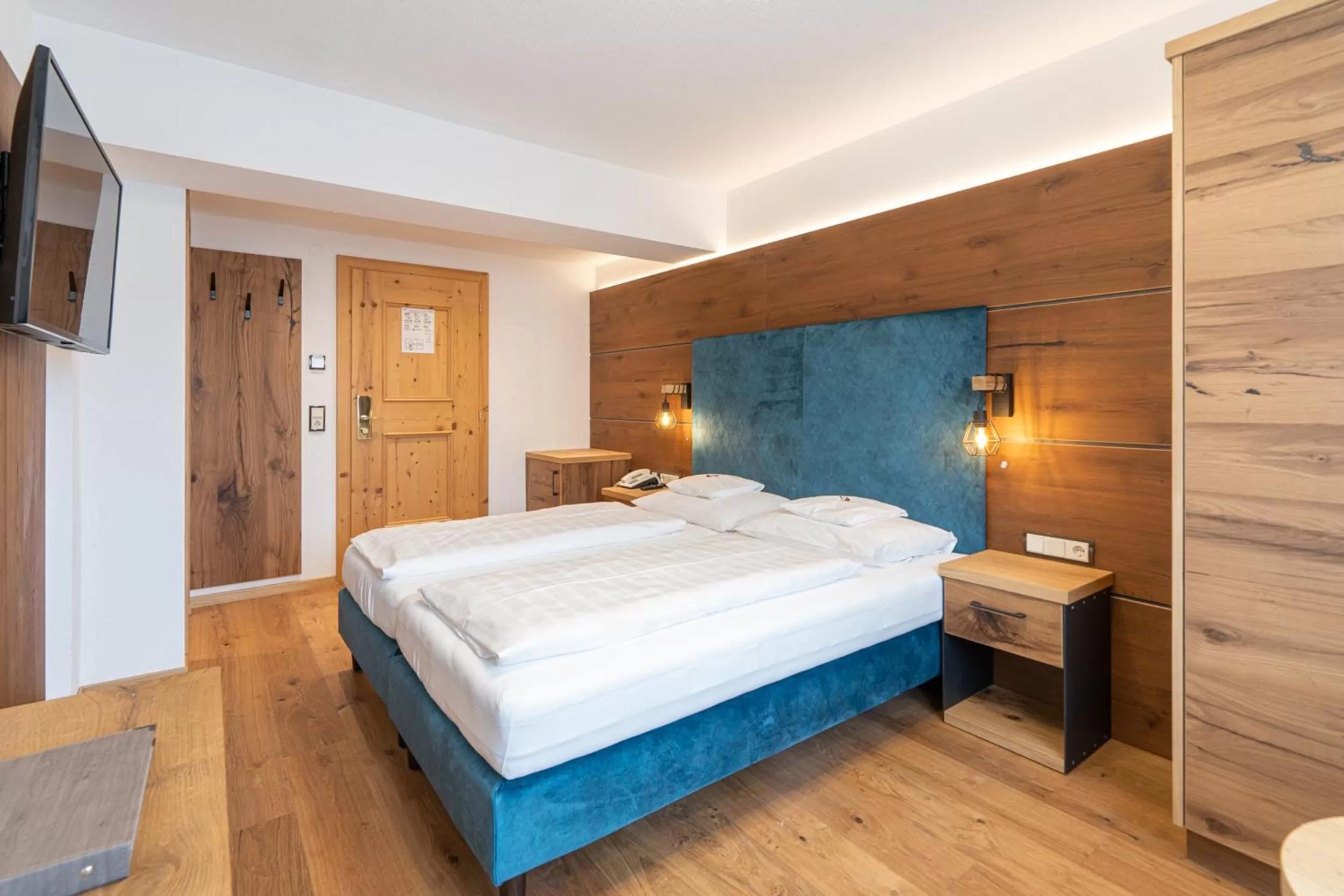 Bedroom, Bed in Hotel Seefelderhof