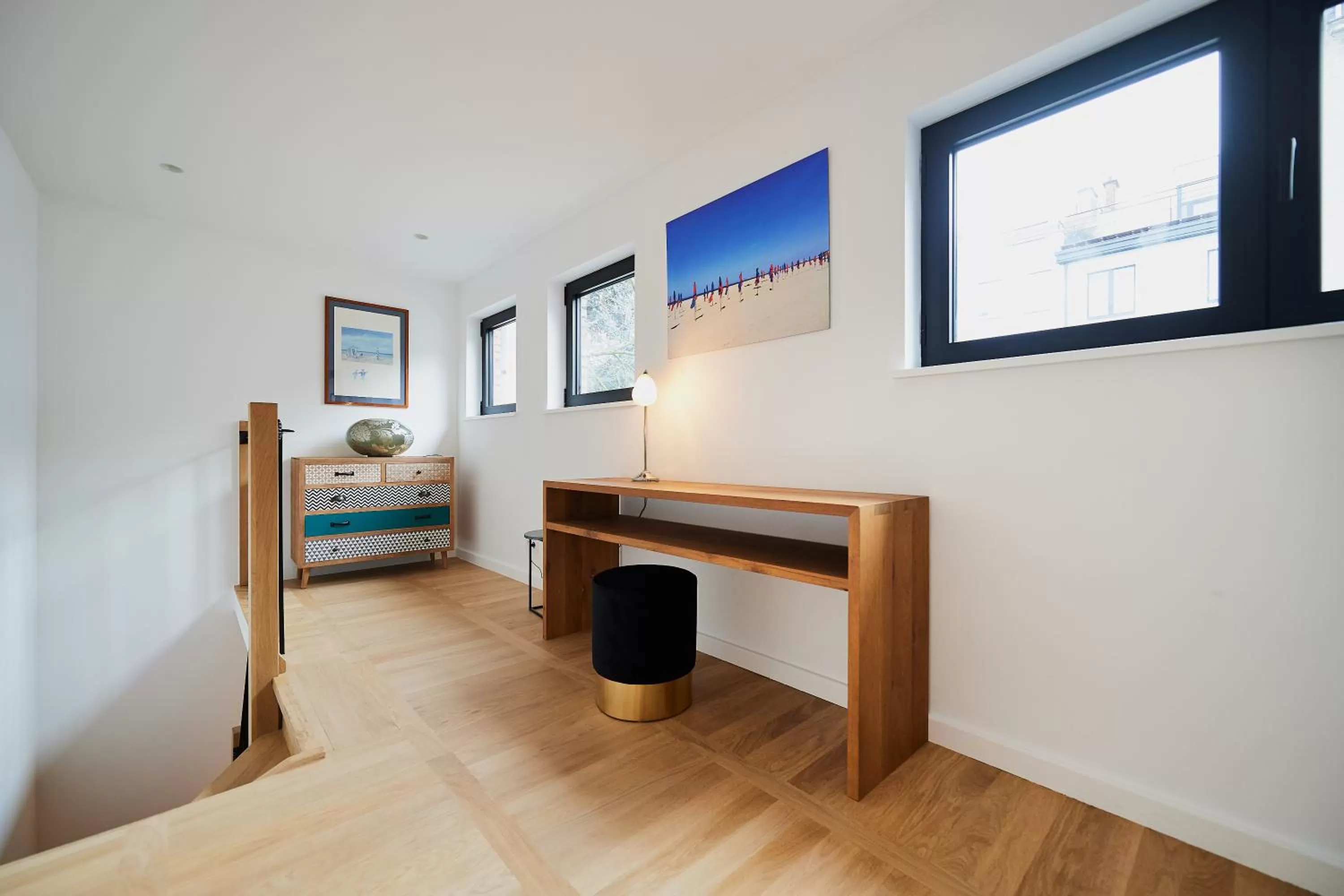 Seating area, TV/Entertainment Center in B&B Suites 124
