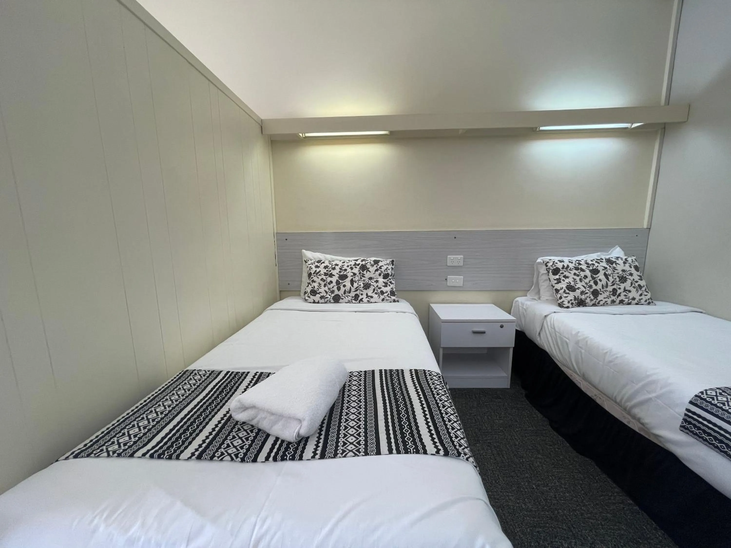 Bedroom, Bed in Arkana Motel