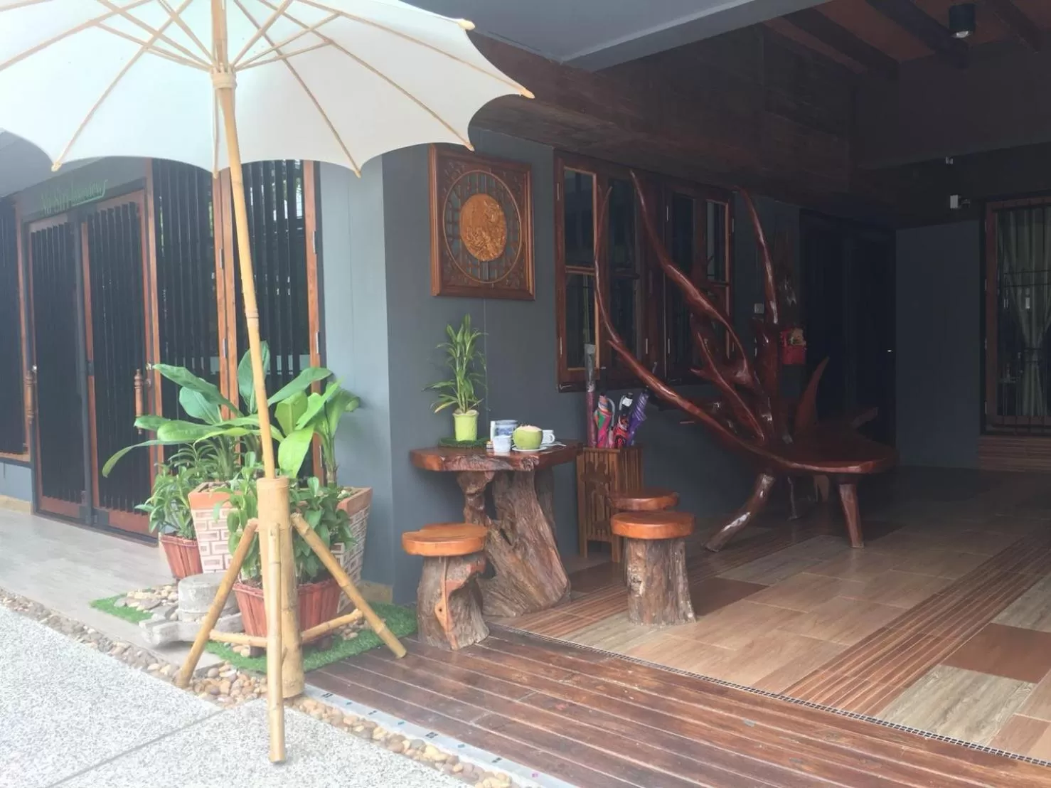 Facade/entrance in Na Siri Lake View