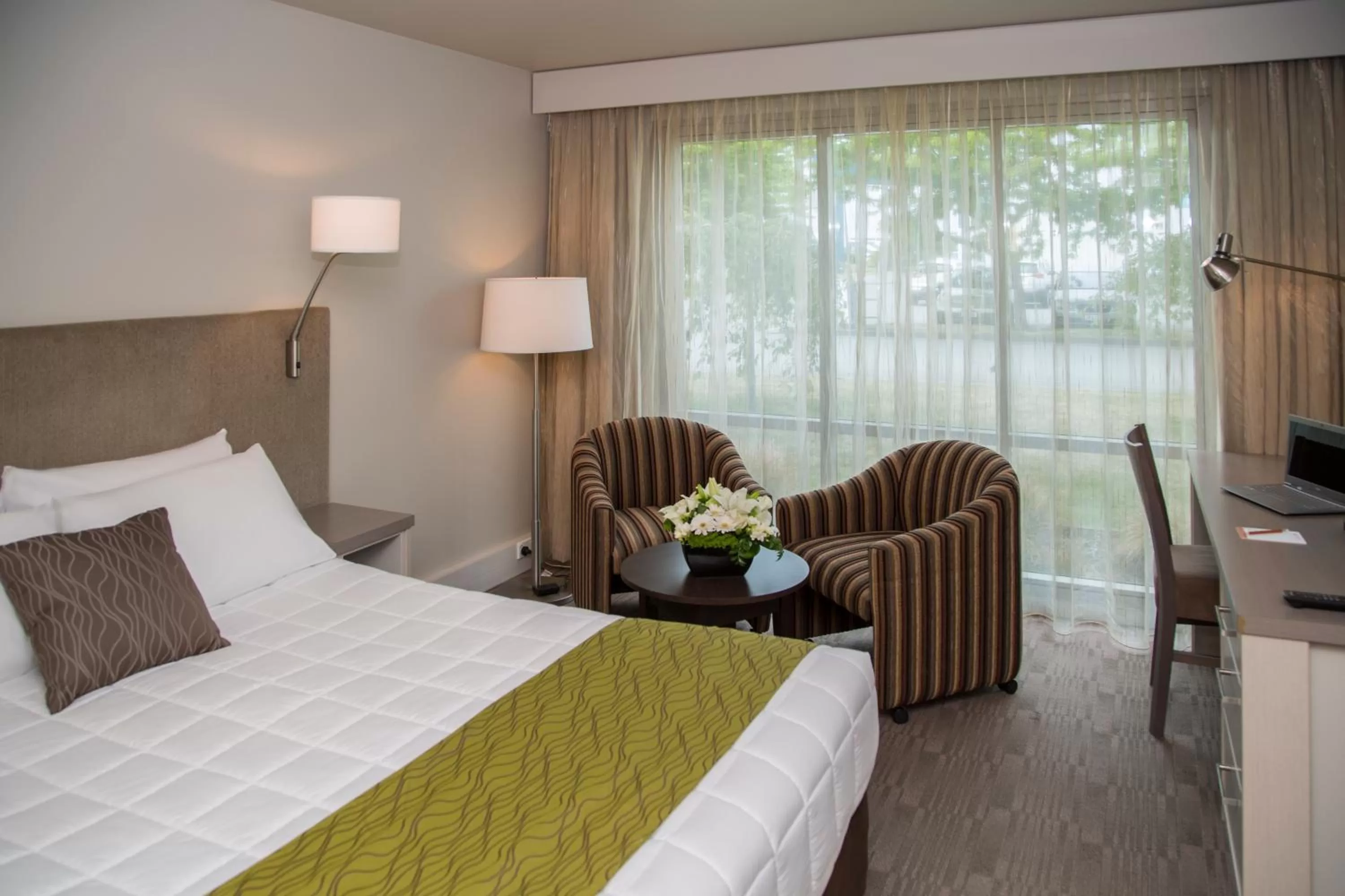 Photo of the whole room, Bed in Sudima Hotel Christchurch Airport