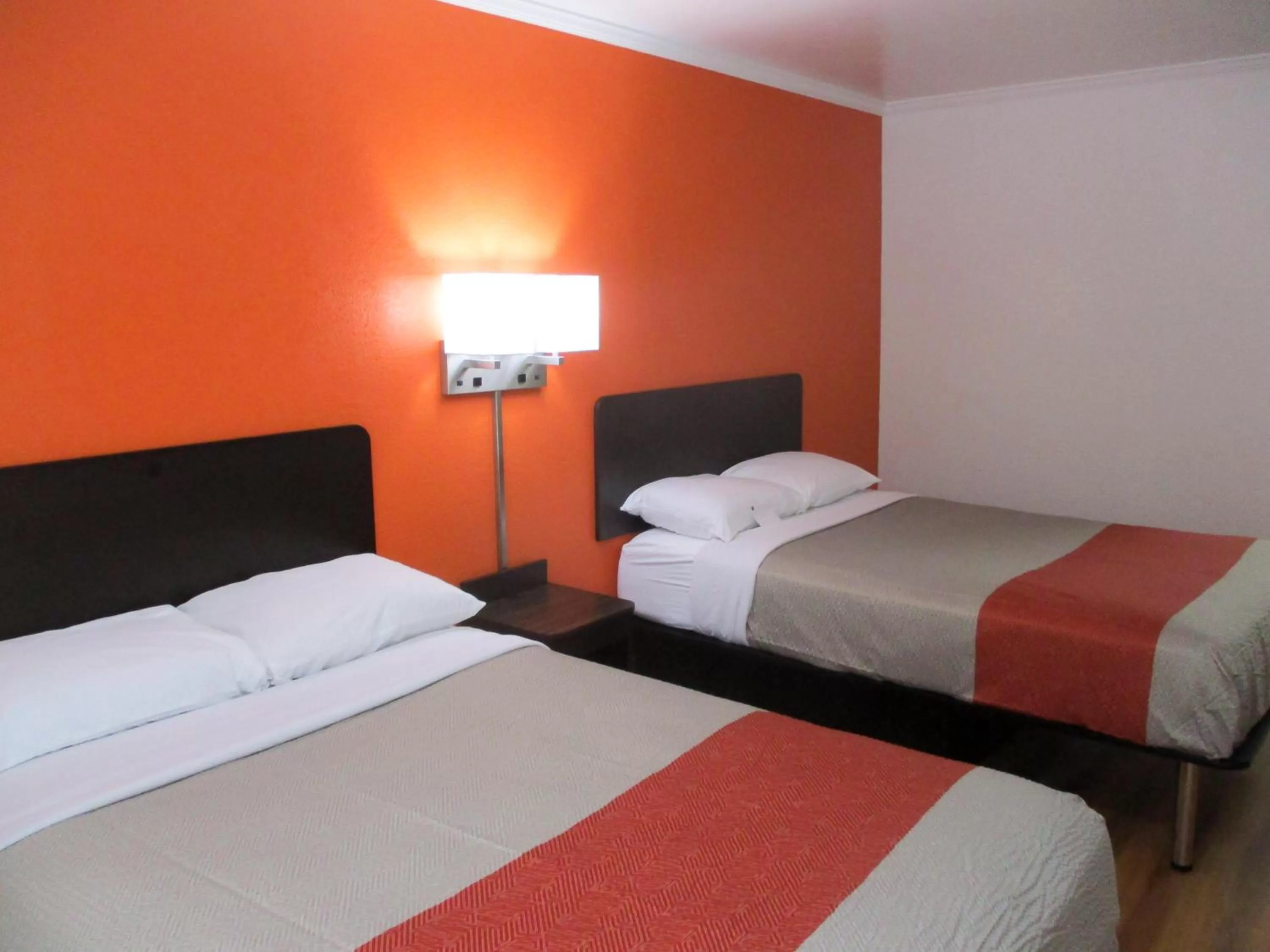 Bedroom, Bed in Motel 6-Bay Minette, AL