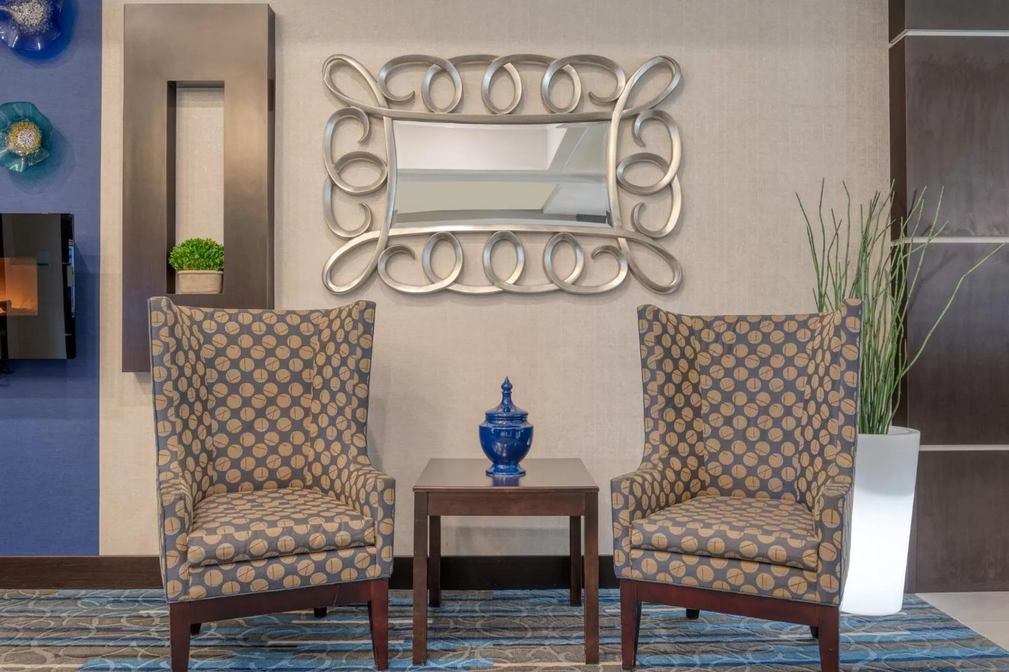 Property building in Holiday Inn Express and Suites Edwardsville by IHG