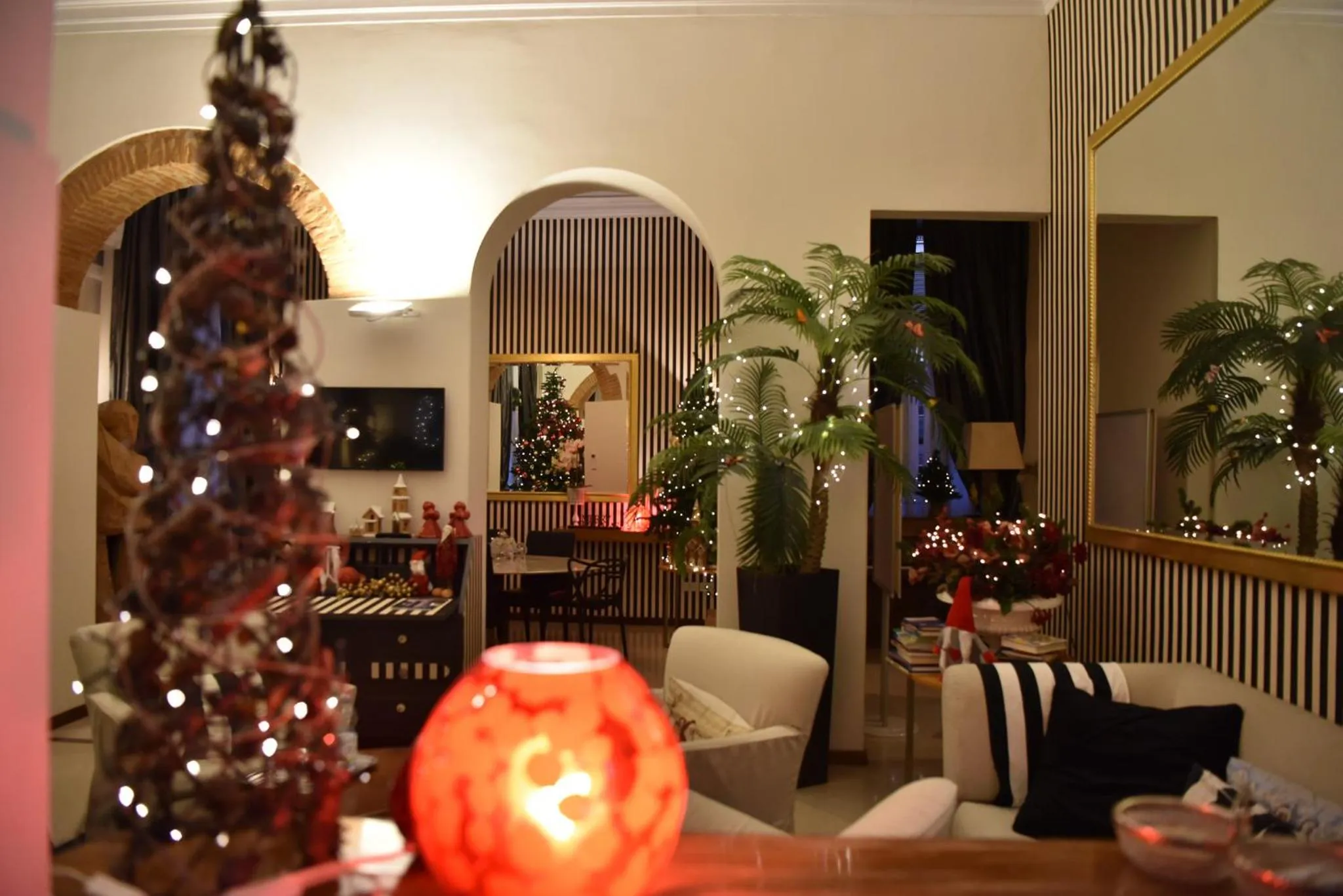 Communal lounge/ TV room in Hotel De La Pace, Sure Hotel Collection by Best Western