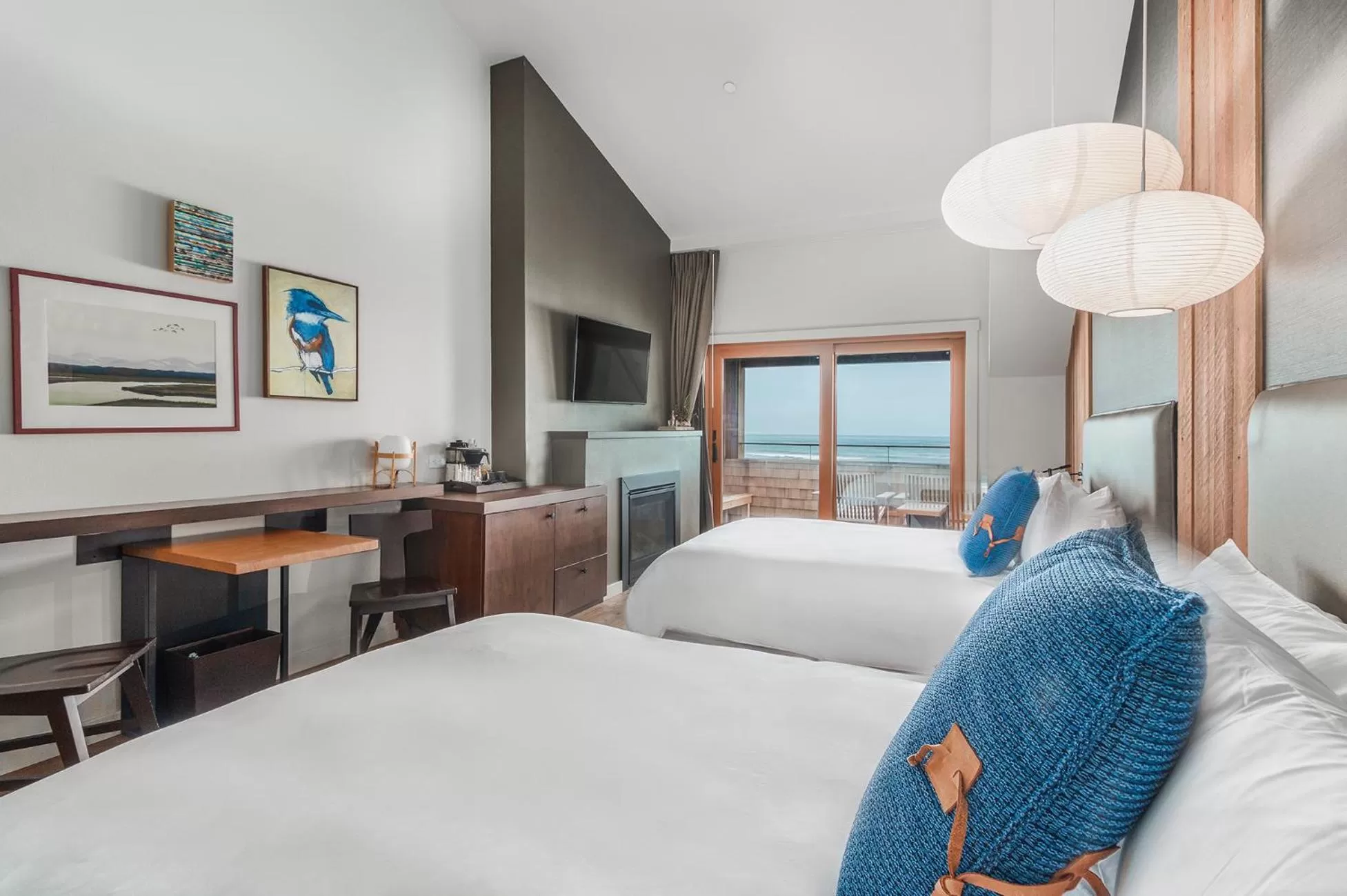 Bed in Headlands Coastal Lodge & Spa