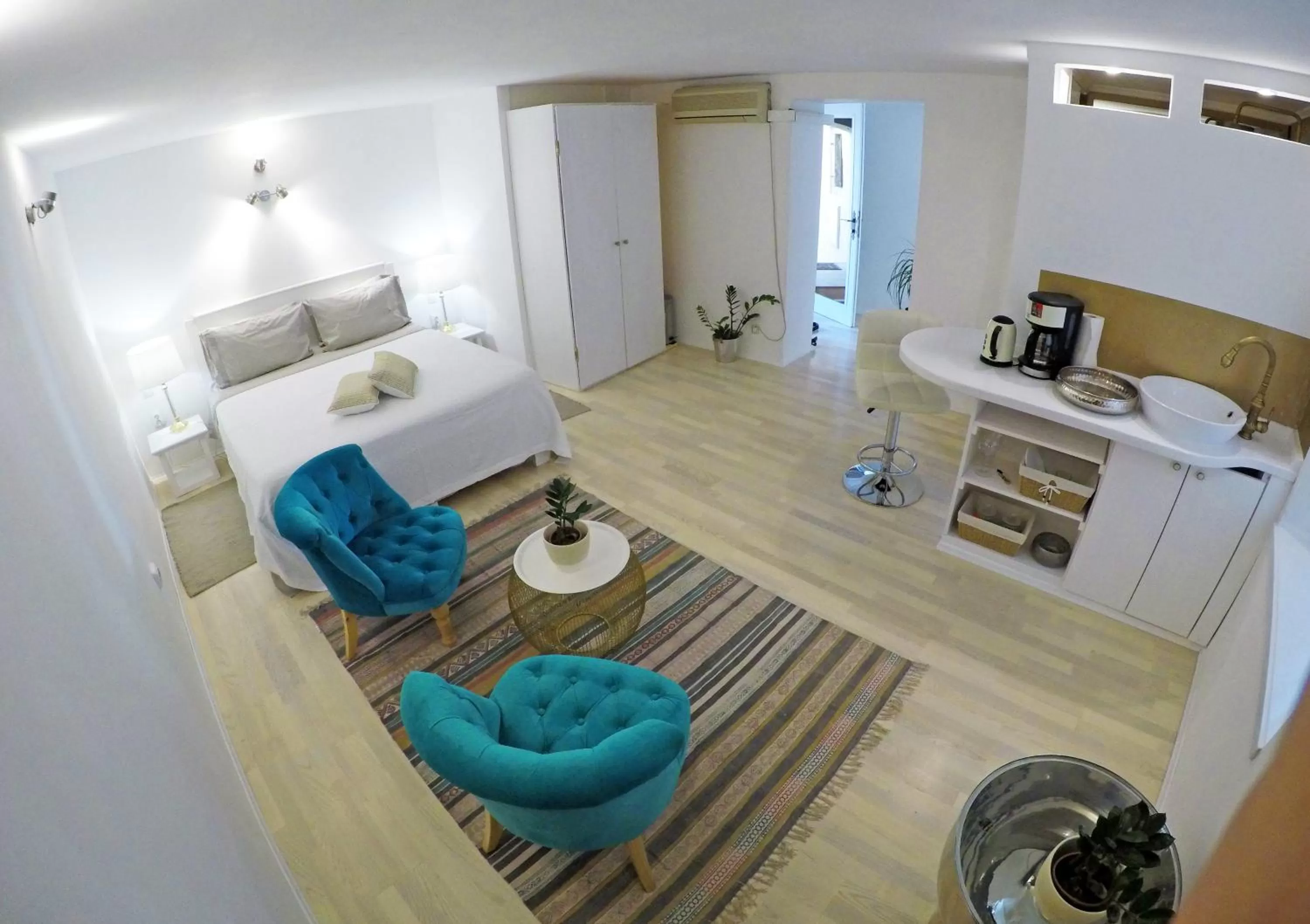 Coffee/tea facilities, Kitchen/Kitchenette in Swan City Apartment & Room
